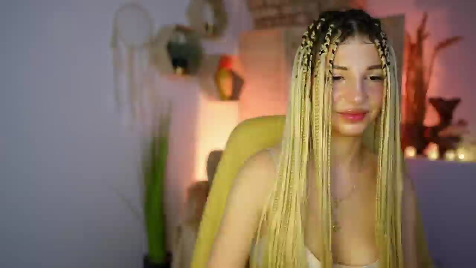 Gallery image thumbnail from Alicee_Kiss's myfreecams stream on, 12/29/2024, 24:46 image 14 of 20