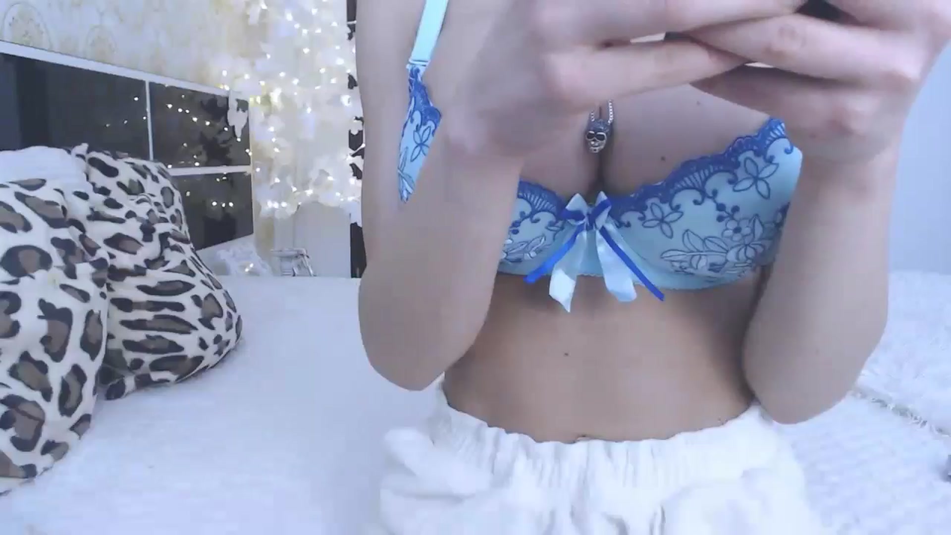 Gallery image thumbnail from Aliceloveee's myfreecams stream on, 05/02/2024, 12:05 image 10 of 20