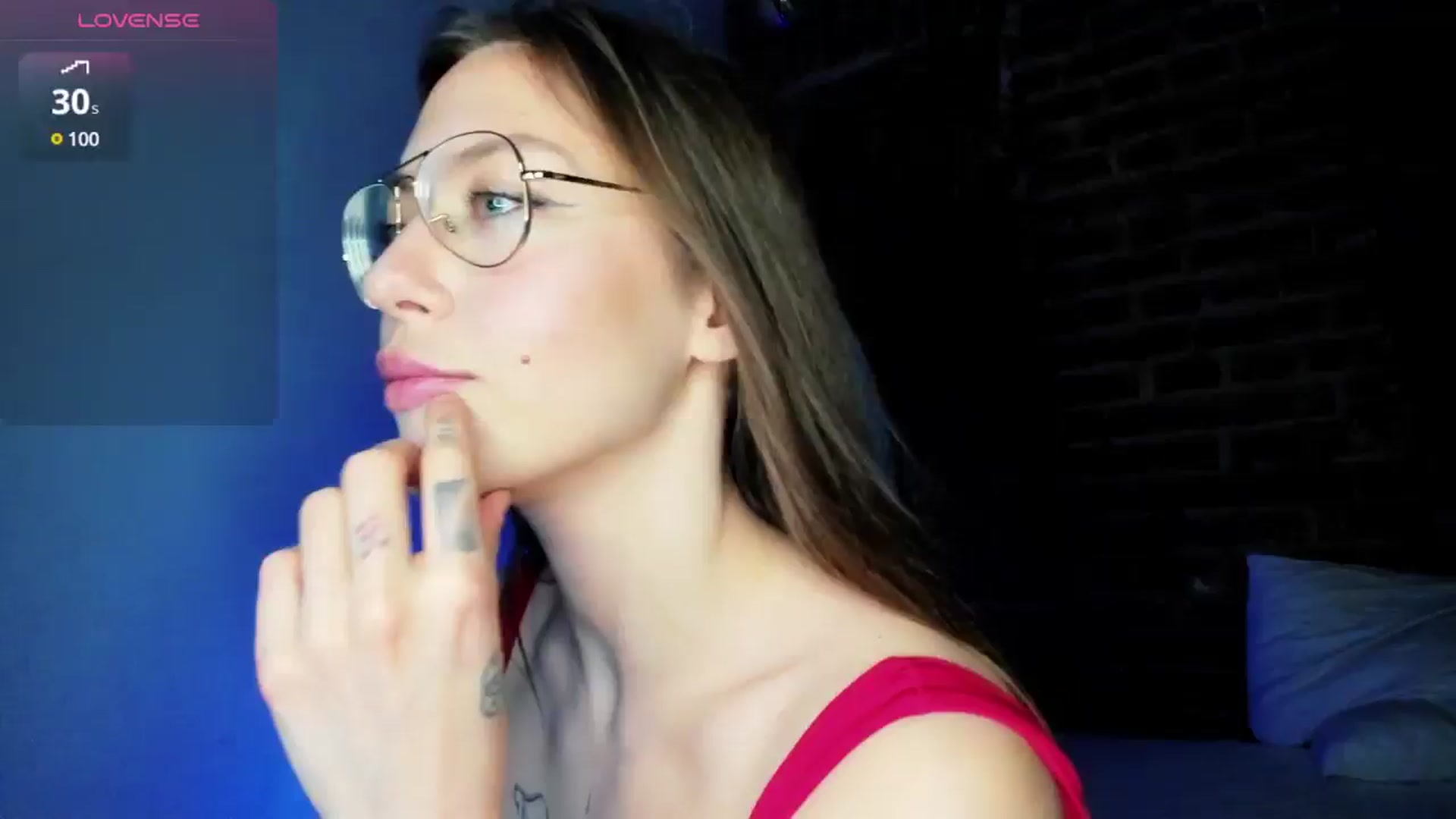 Gallery image thumbnail from Aliceum's myfreecams stream on, 05/18/2025, 11:46 image 1 of 20