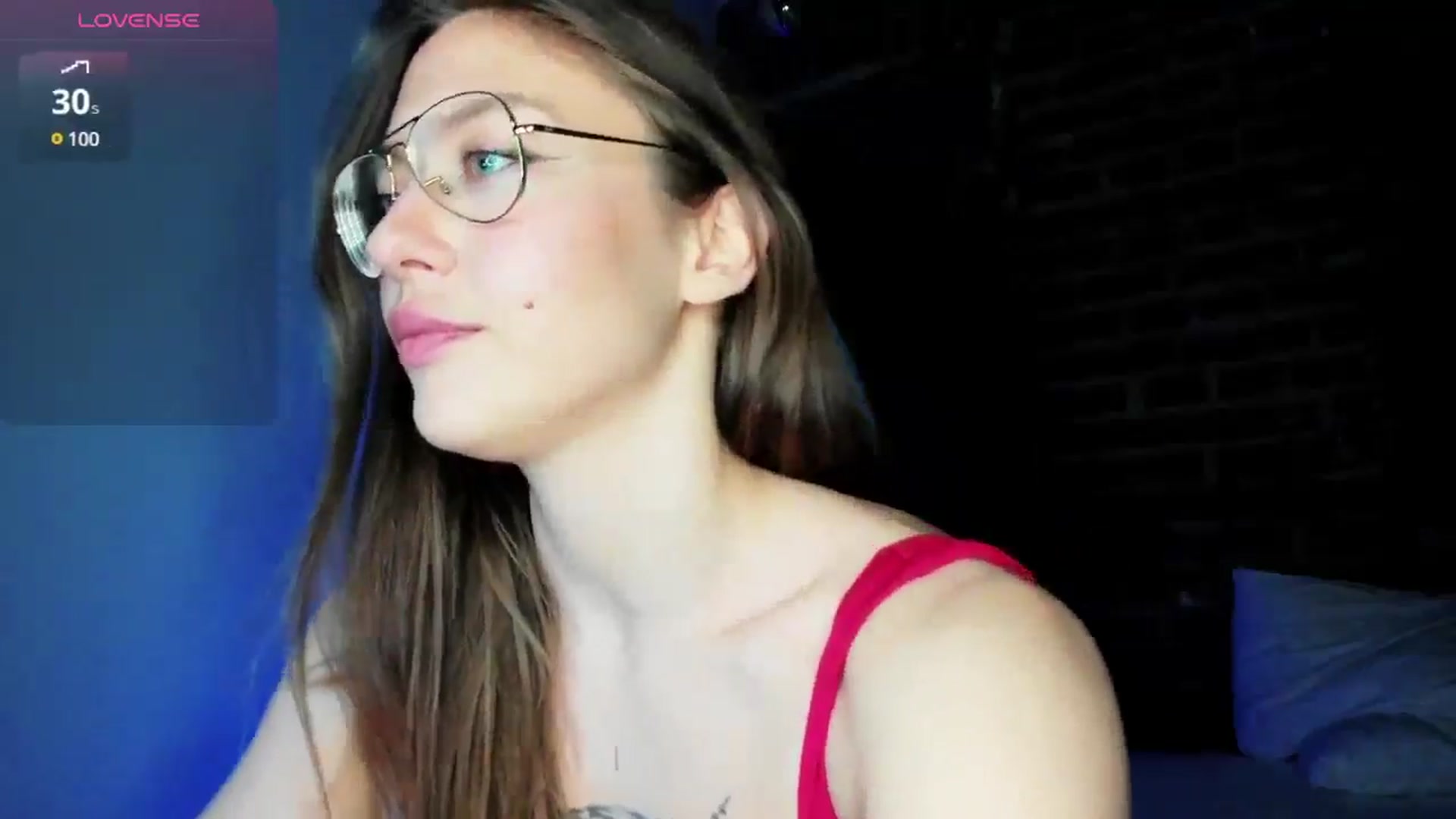 Gallery image thumbnail from Aliceum's myfreecams stream on, 05/18/2025, 11:46 image 3 of 20