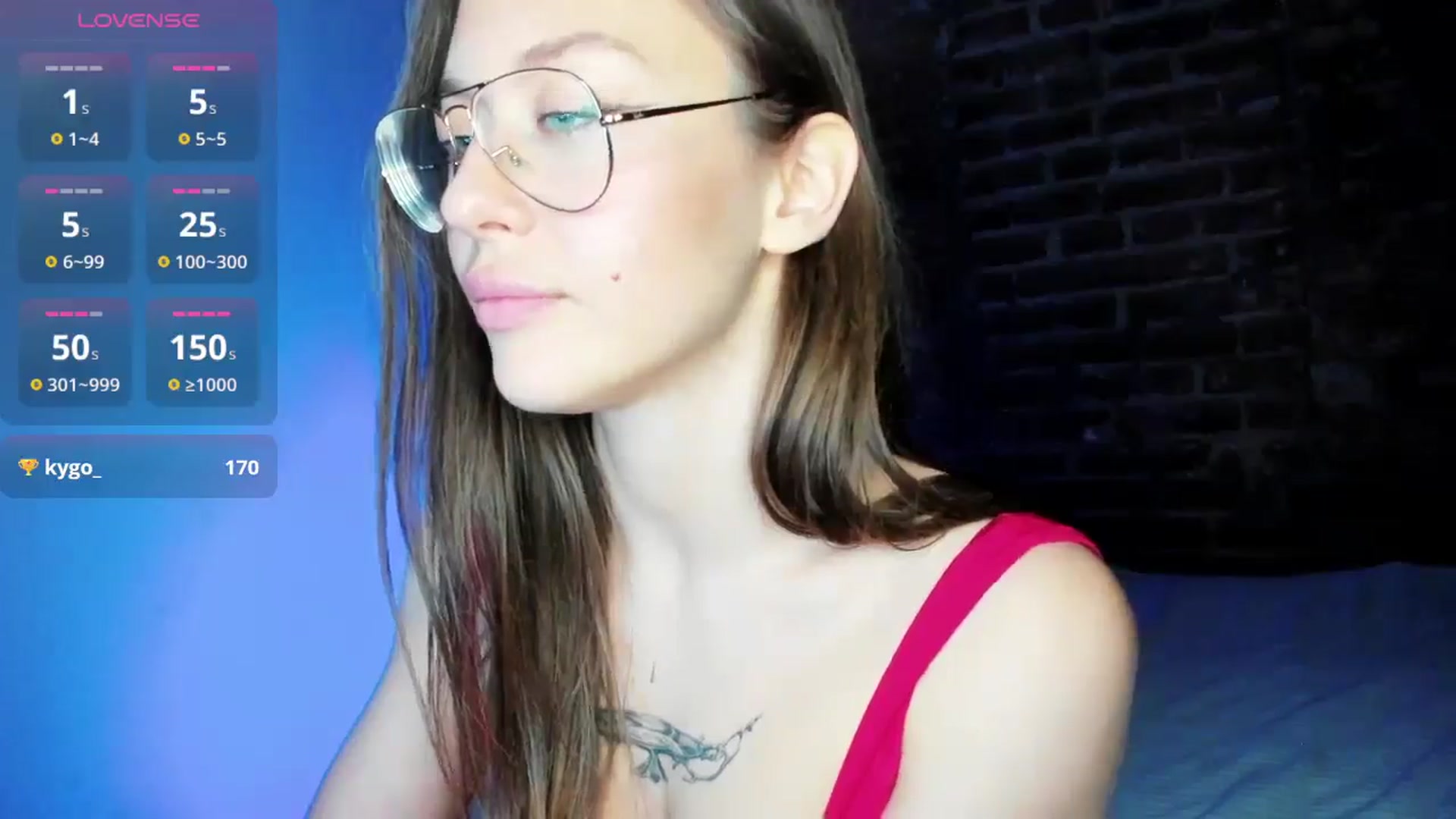 Gallery image thumbnail from Aliceum's myfreecams stream on, 05/18/2025, 13:09 image 14 of 20