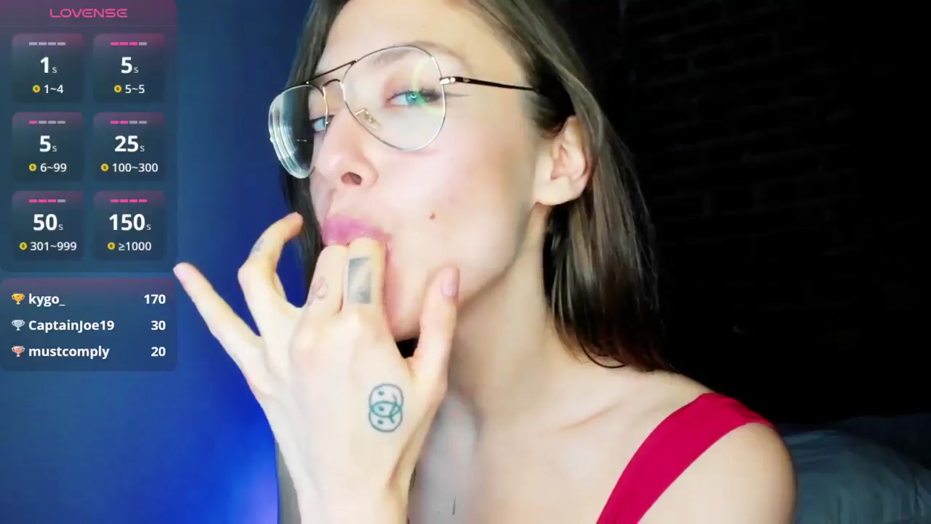 Gallery image thumbnail from Aliceum's myfreecams stream on, 05/18/2025, 15:18 image 6 of 20