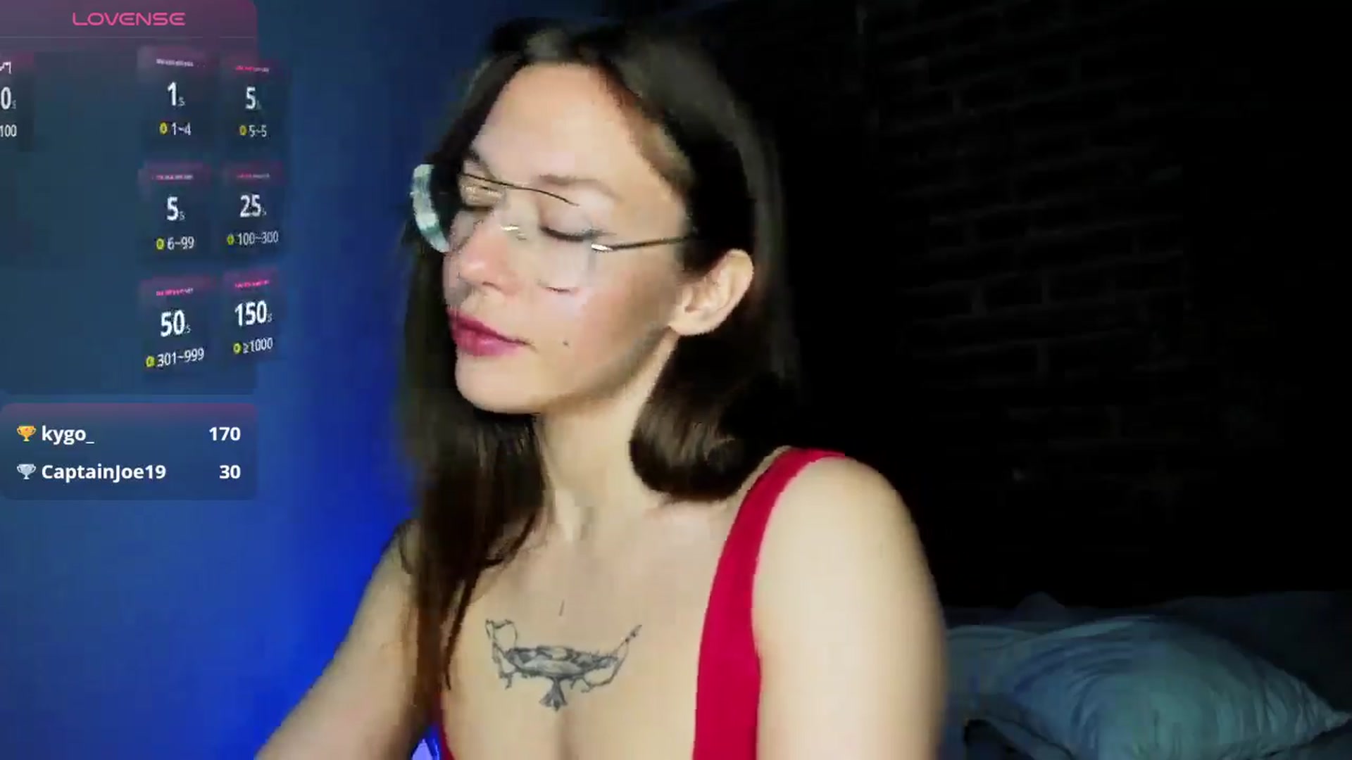 Gallery image thumbnail from Aliceum's myfreecams stream on, 05/18/2025, 15:18 image 2 of 20