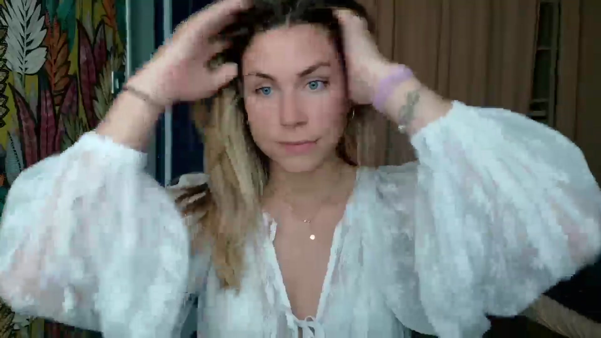Gallery image thumbnail from Alicewonder1's myfreecams stream on, 04/14/2025, 13:40 image 2 of 20