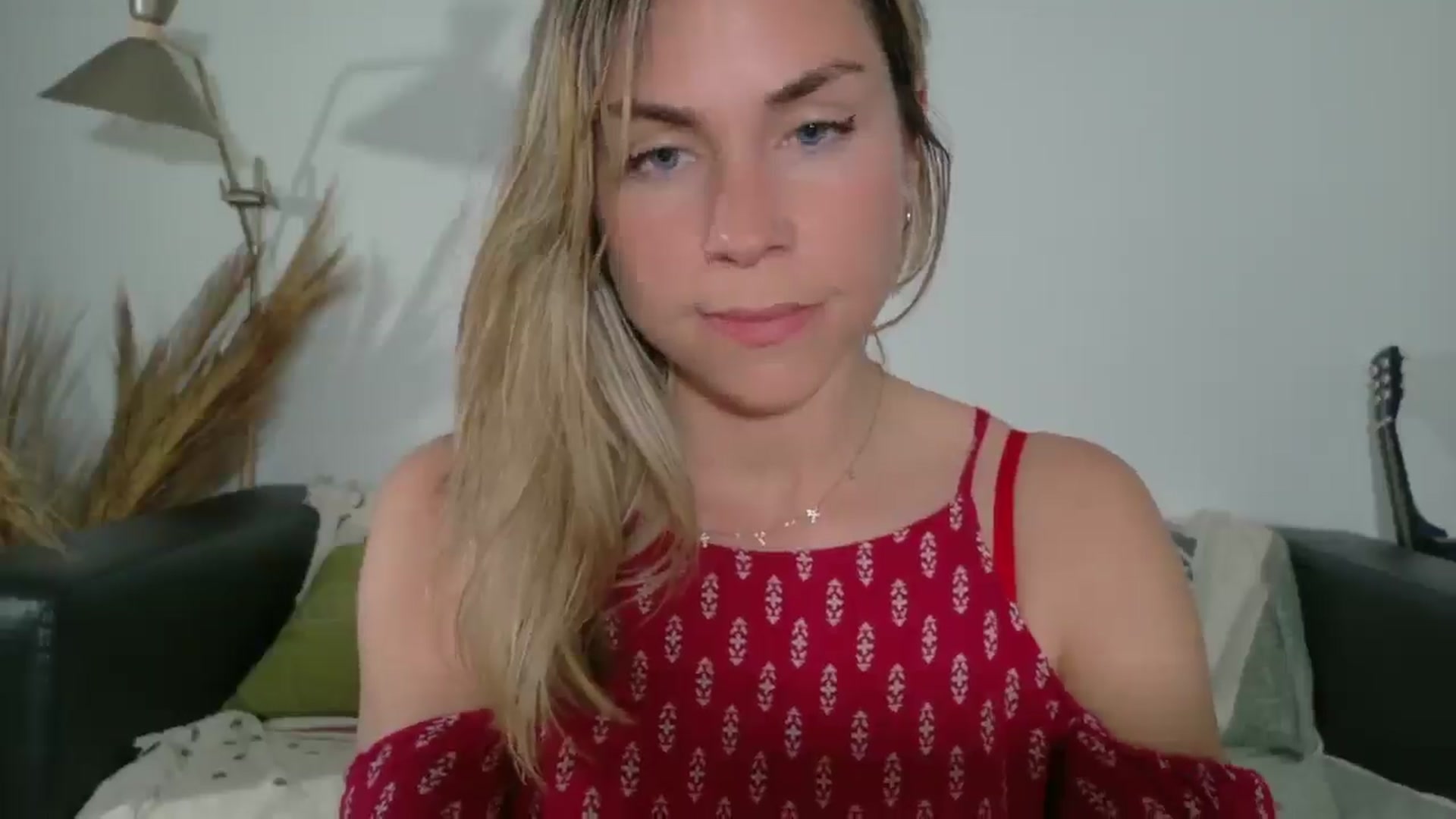 Gallery image thumbnail from Alicewonder1's myfreecams stream on, 04/27/2025, 19:48 image 19 of 20