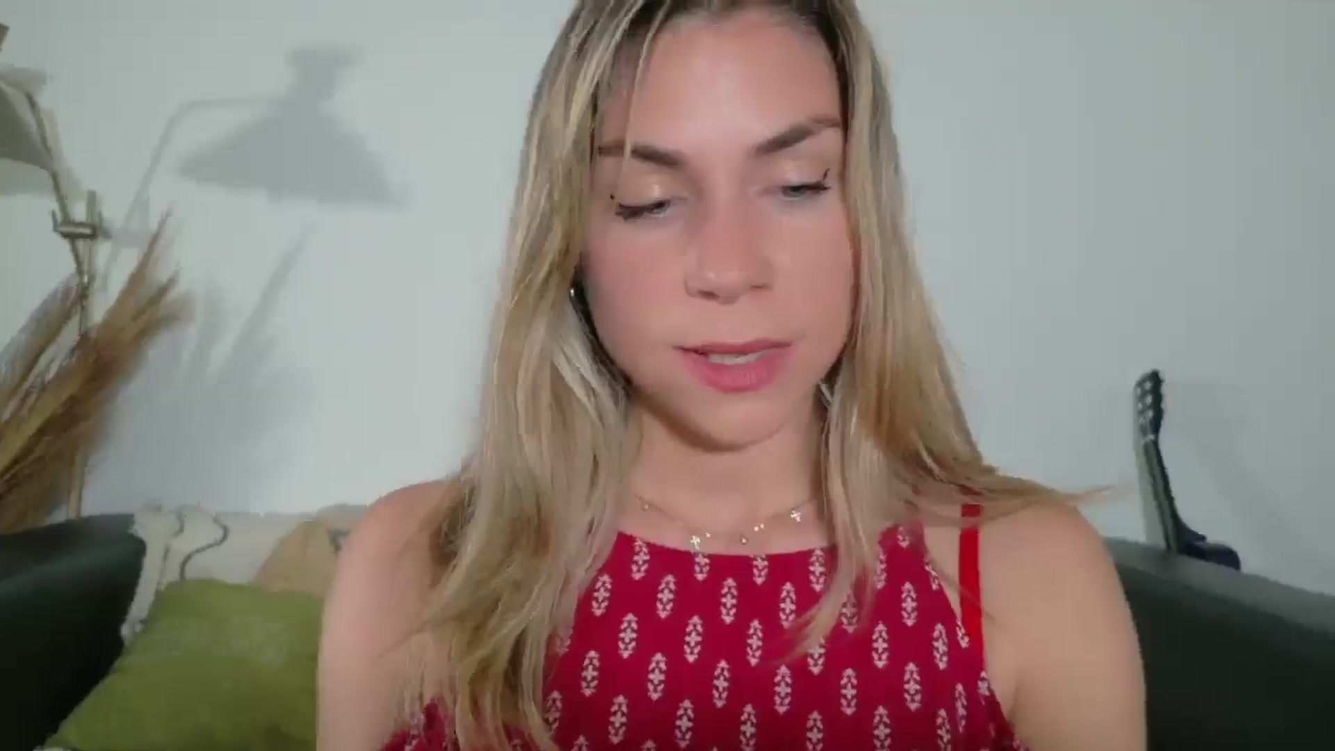 Gallery image thumbnail from Alicewonder1's myfreecams stream on, 04/27/2025, 19:48 image 3 of 20