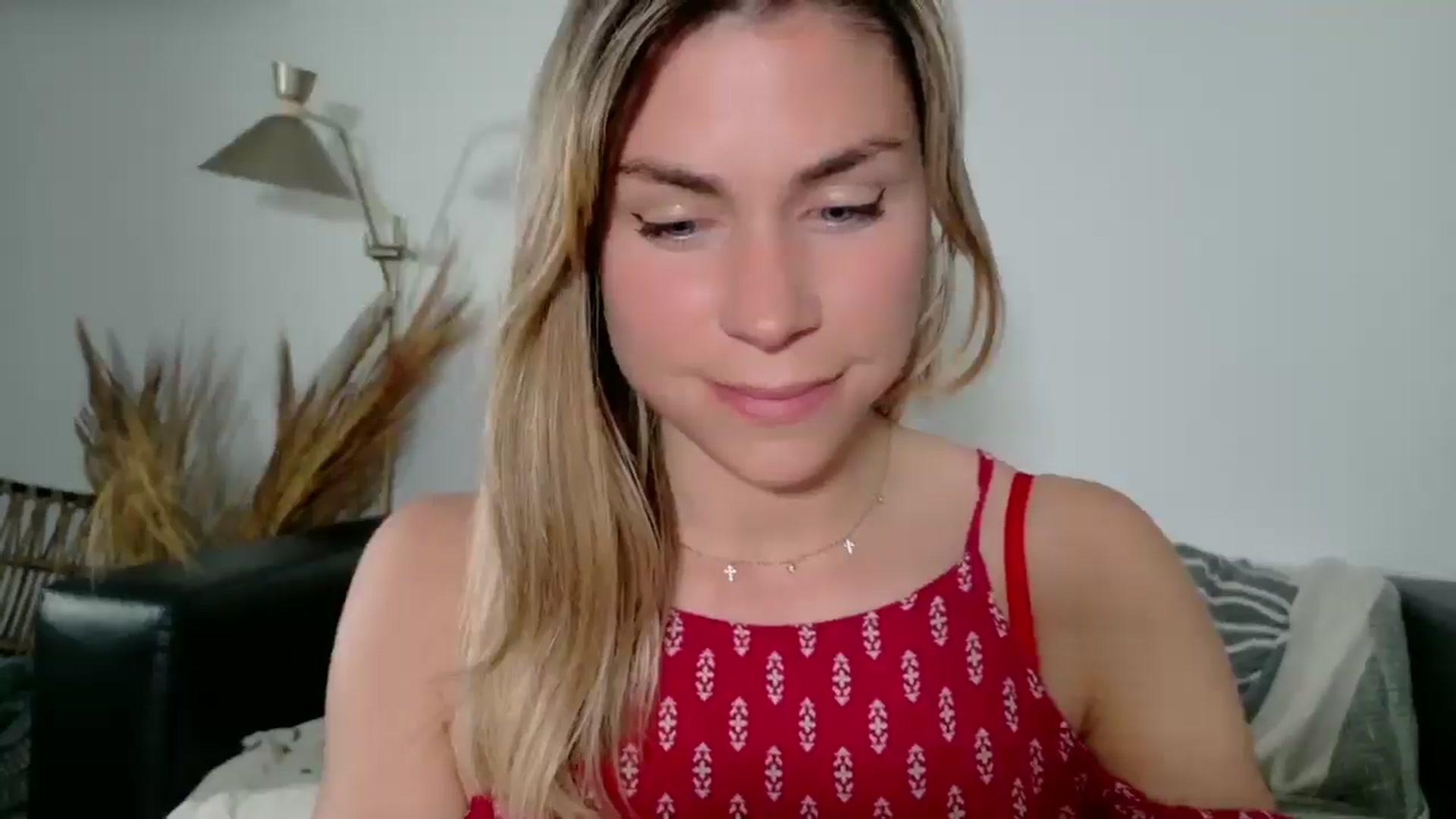 Gallery image thumbnail from Alicewonder1's myfreecams stream on, 04/27/2025, 20:39 image 20 of 20