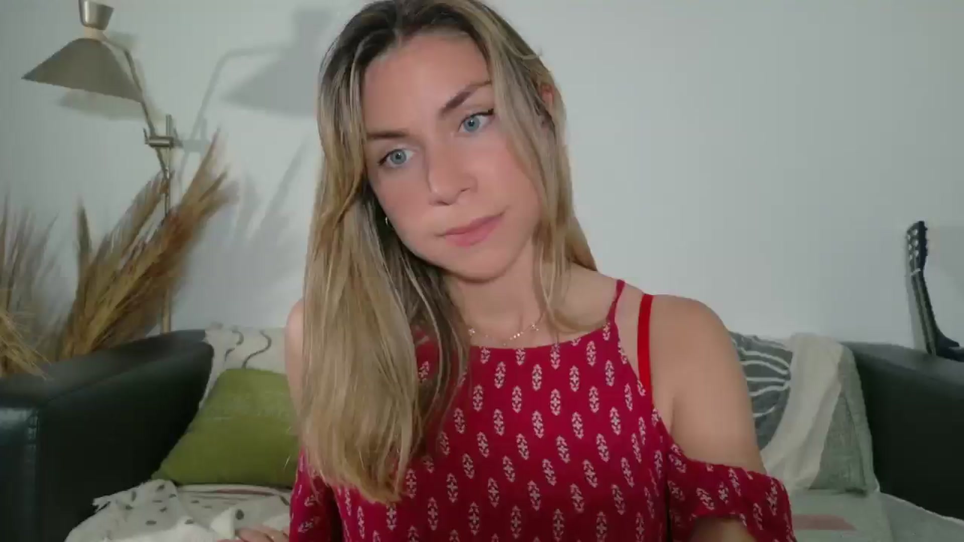 Gallery image thumbnail from Alicewonder1's myfreecams stream on, 04/27/2025, 20:39 image 1 of 20