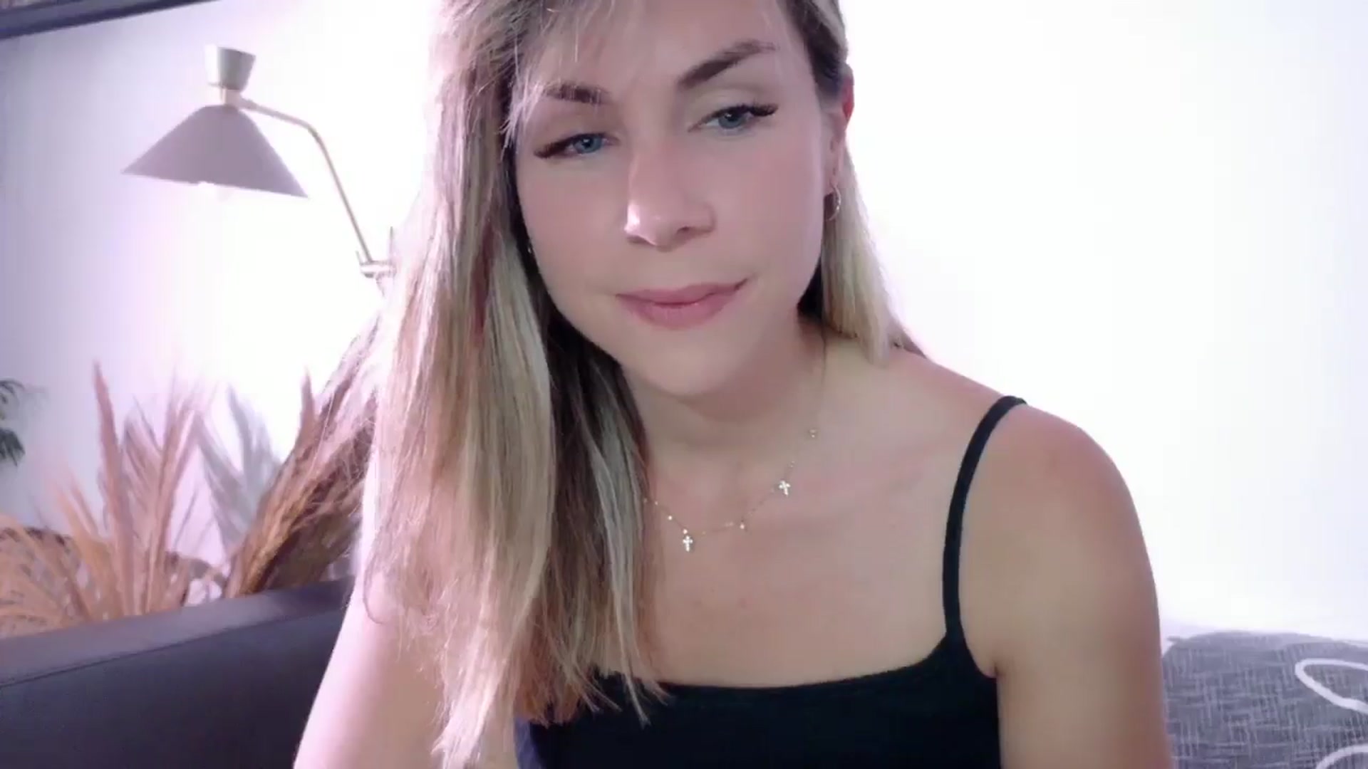 Gallery image thumbnail from Alicewonder1's myfreecams stream on, 05/07/2025, 19:45 image 20 of 20