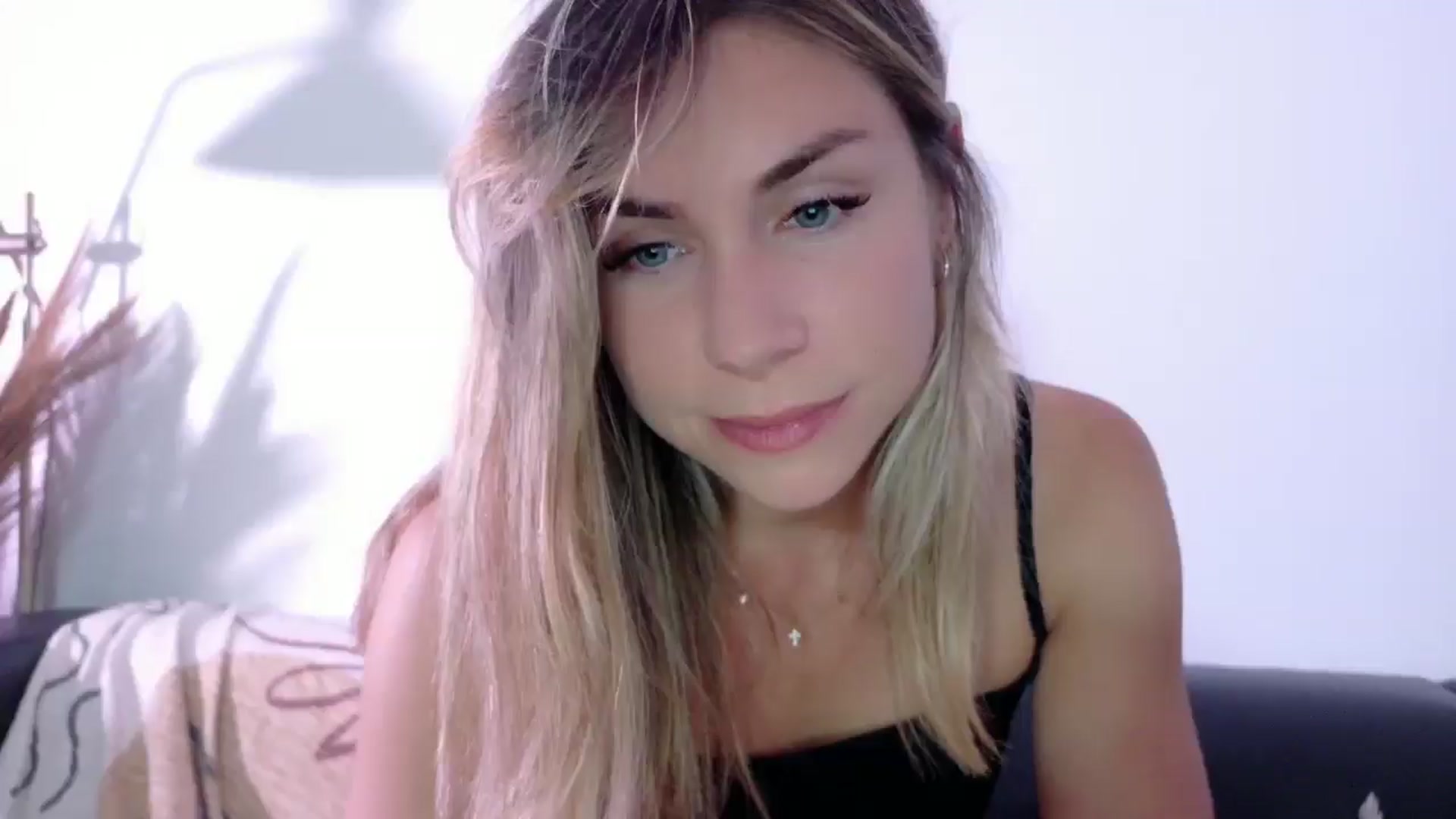Gallery image thumbnail from Alicewonder1's myfreecams stream on, 05/07/2025, 21:17 image 8 of 20