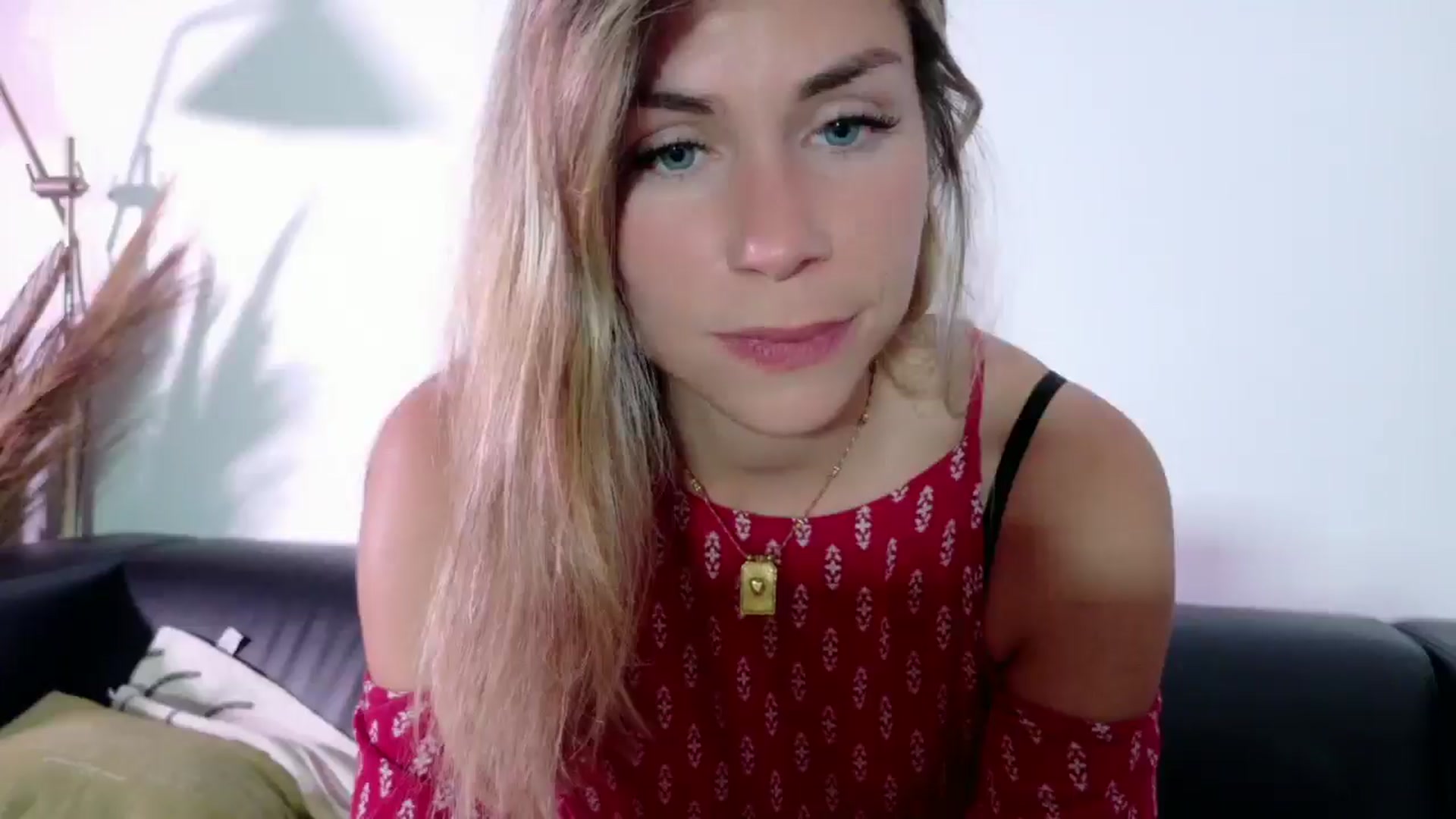 Gallery image thumbnail from Alicewonder1's myfreecams stream on, 05/13/2025, 20:11 image 5 of 20