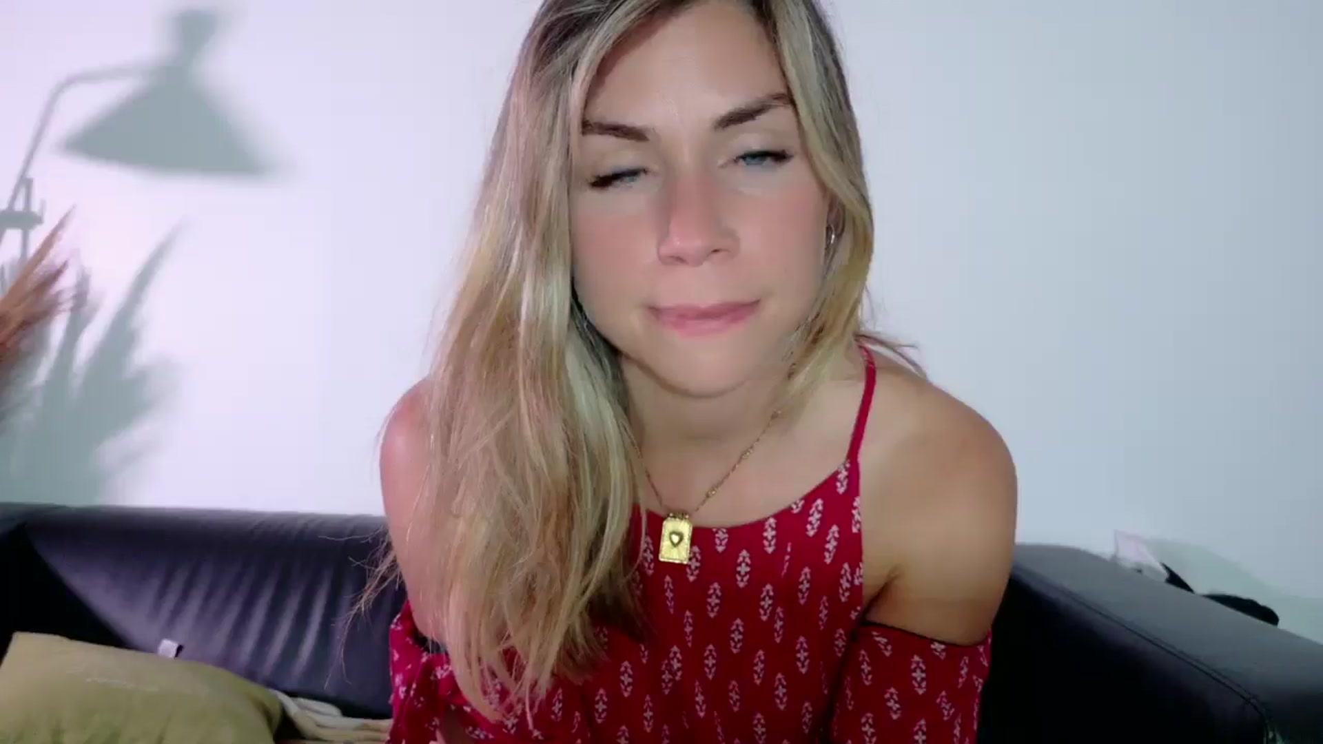 Gallery image thumbnail from Alicewonder1's myfreecams stream on, 05/13/2025, 21:21 image 20 of 20