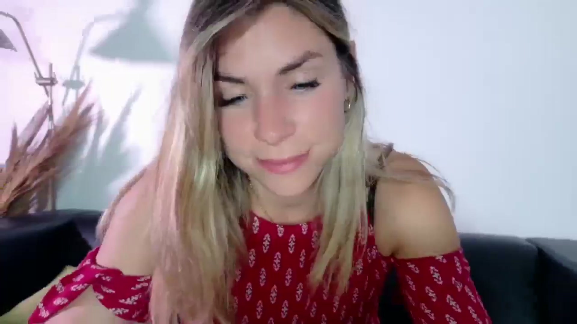 Gallery image thumbnail from Alicewonder1's myfreecams stream on, 05/13/2025, 21:21 image 4 of 20