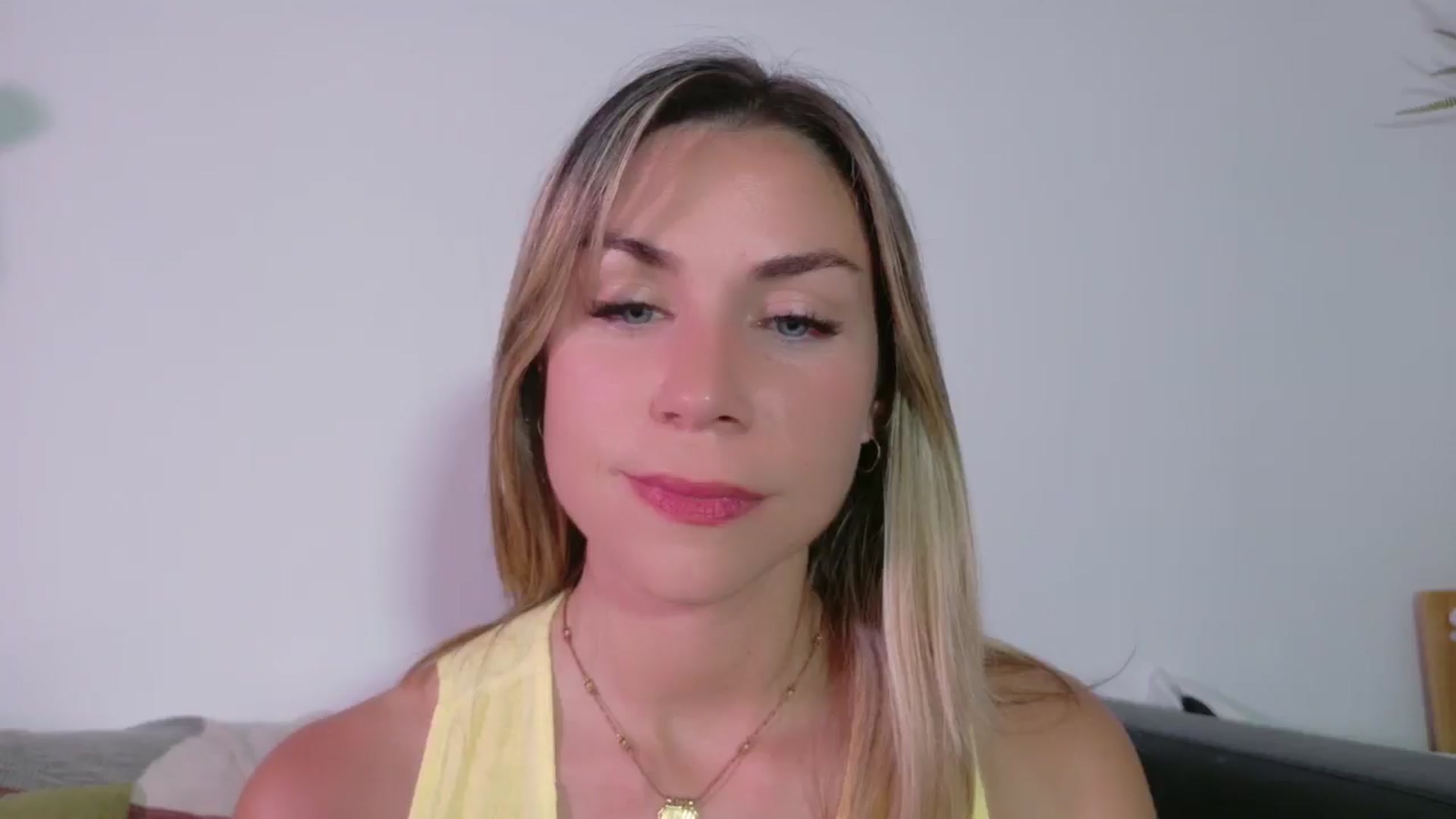 Gallery image thumbnail from Alicewonder1's myfreecams stream on, 05/25/2025, 19:12 image 5 of 20