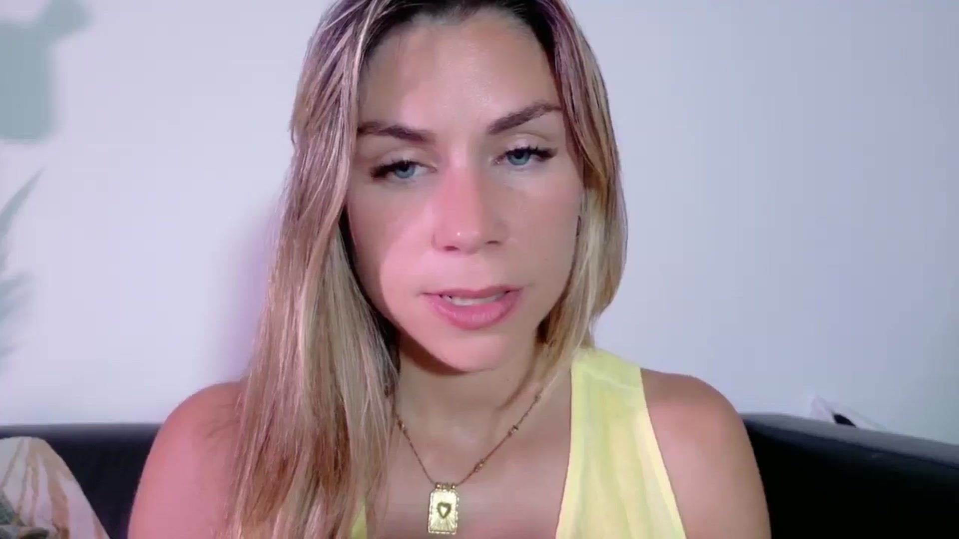 Gallery image thumbnail from Alicewonder1's myfreecams stream on, 05/25/2025, 21:48 image 13 of 20