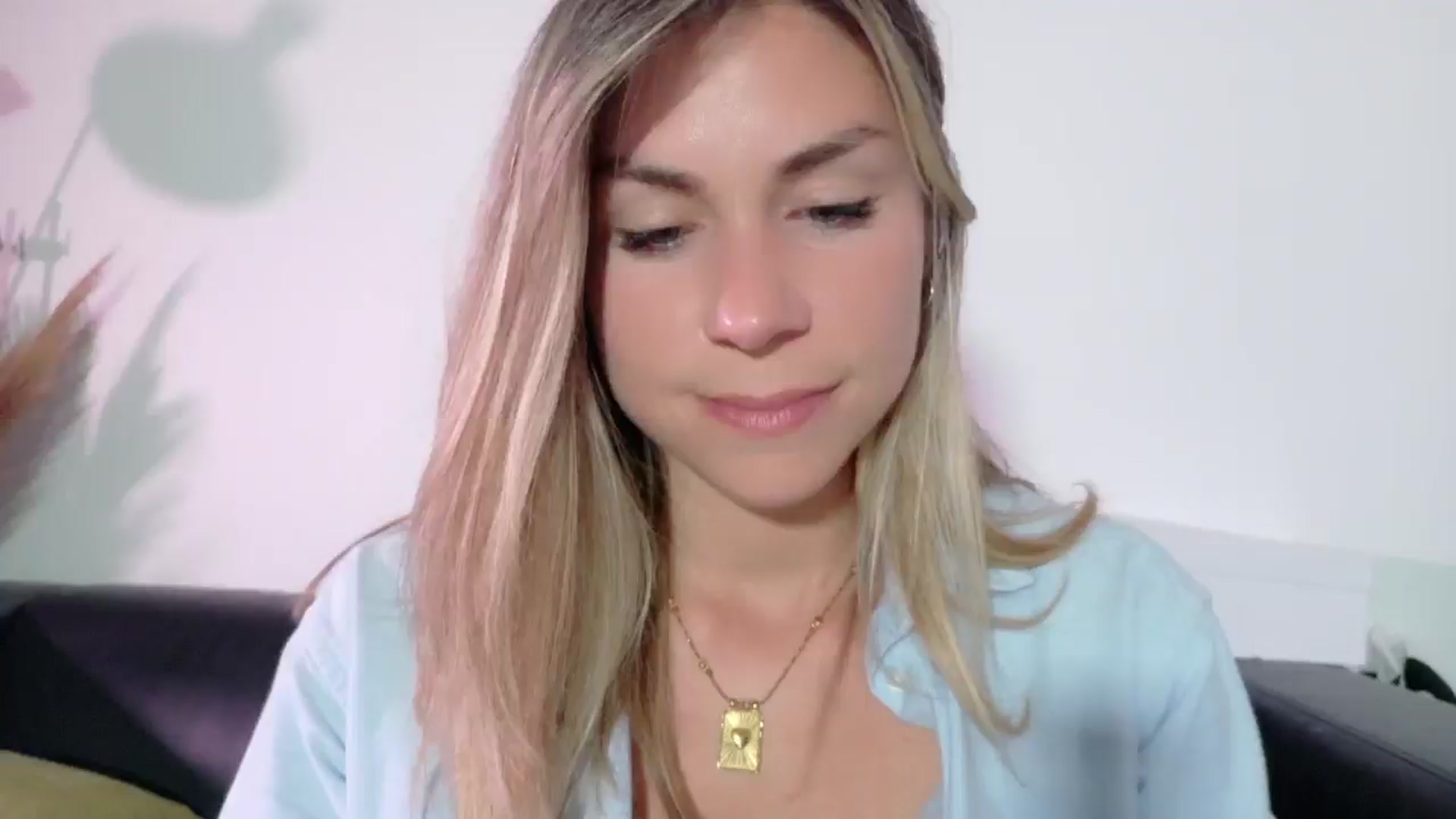 Gallery image thumbnail from Alicewonder1's myfreecams stream on, 05/28/2025, 20:59 image 18 of 20