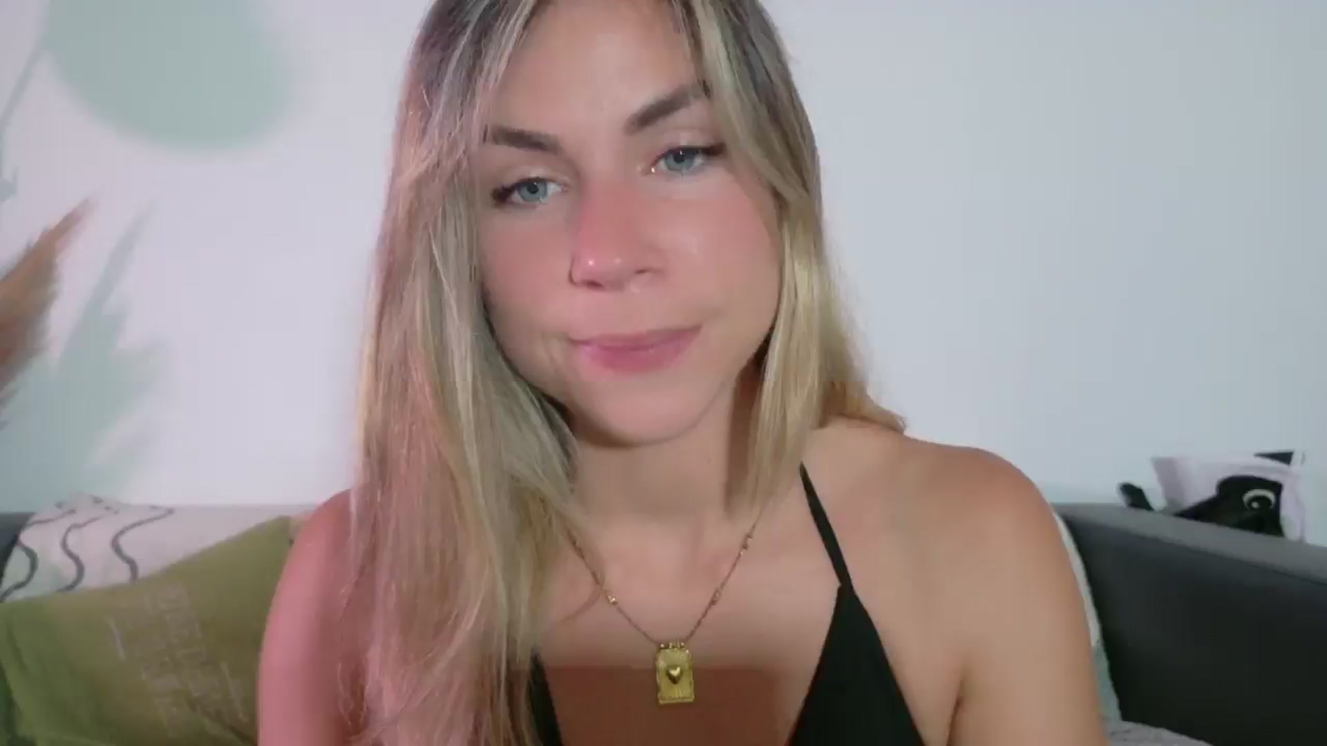 Gallery image thumbnail from Alicewonder1's myfreecams stream on, 06/05/2025, 20:06 image 1 of 20
