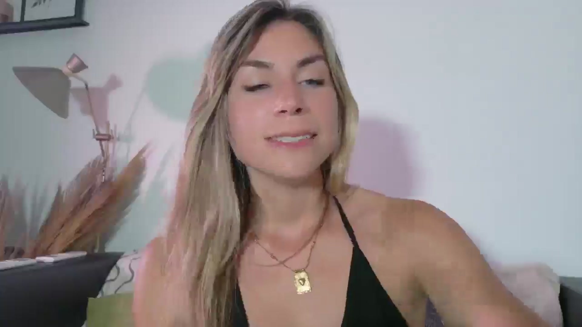 Gallery image thumbnail from Alicewonder1's myfreecams stream on, 06/05/2025, 20:06 image 20 of 20