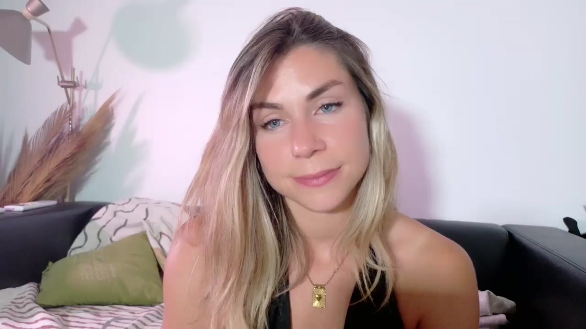 Gallery image thumbnail from Alicewonder1's myfreecams stream on, 06/05/2025, 20:48 image 10 of 20