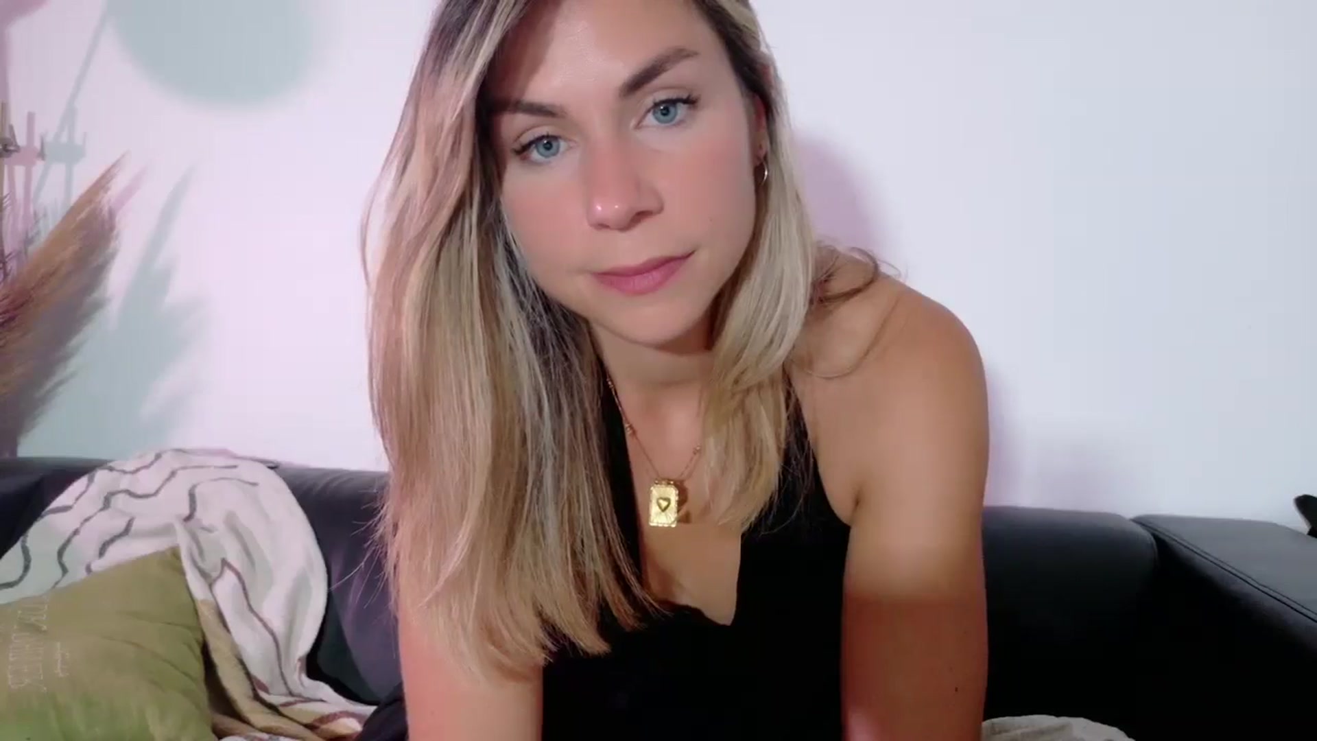 Gallery image thumbnail from Alicewonder1's myfreecams stream on, 06/05/2025, 20:48 image 20 of 20