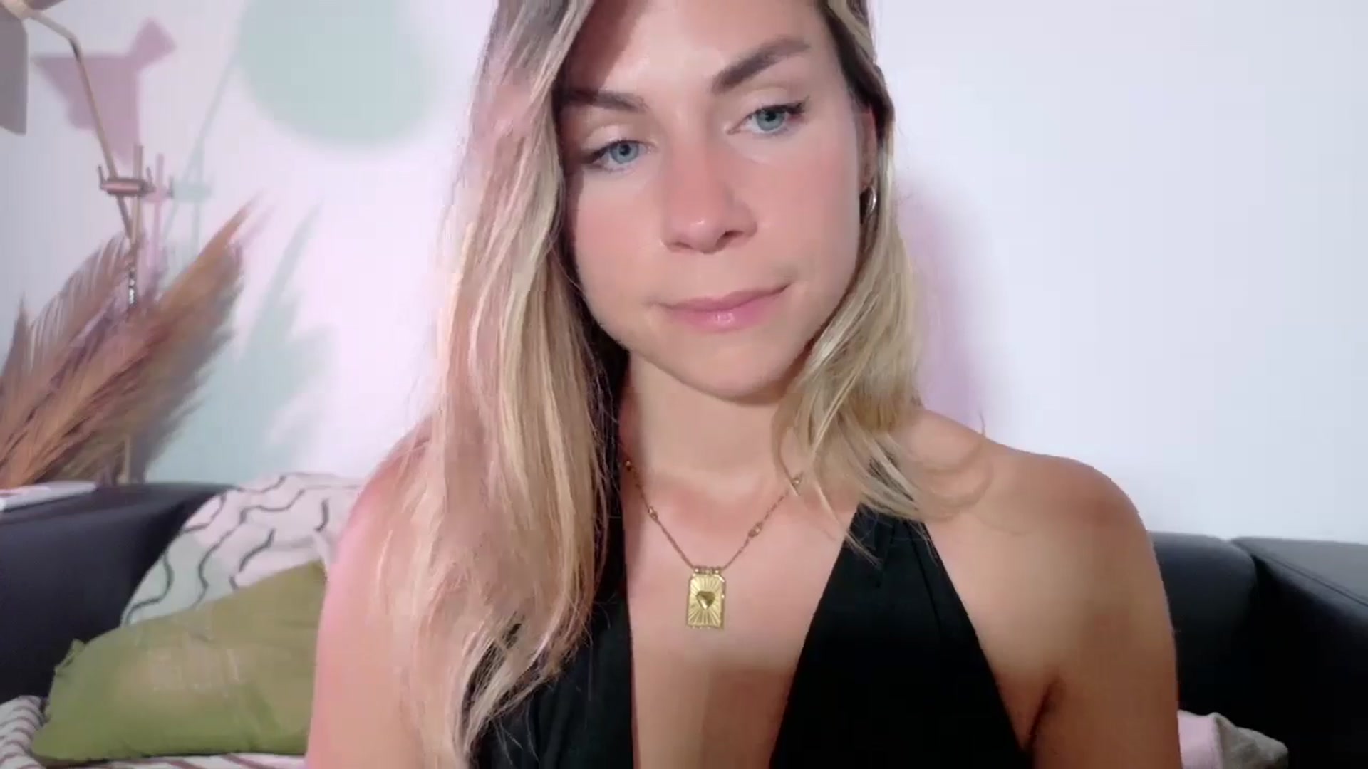 Gallery image thumbnail from Alicewonder1's myfreecams stream on, 06/05/2025, 20:48 image 7 of 20