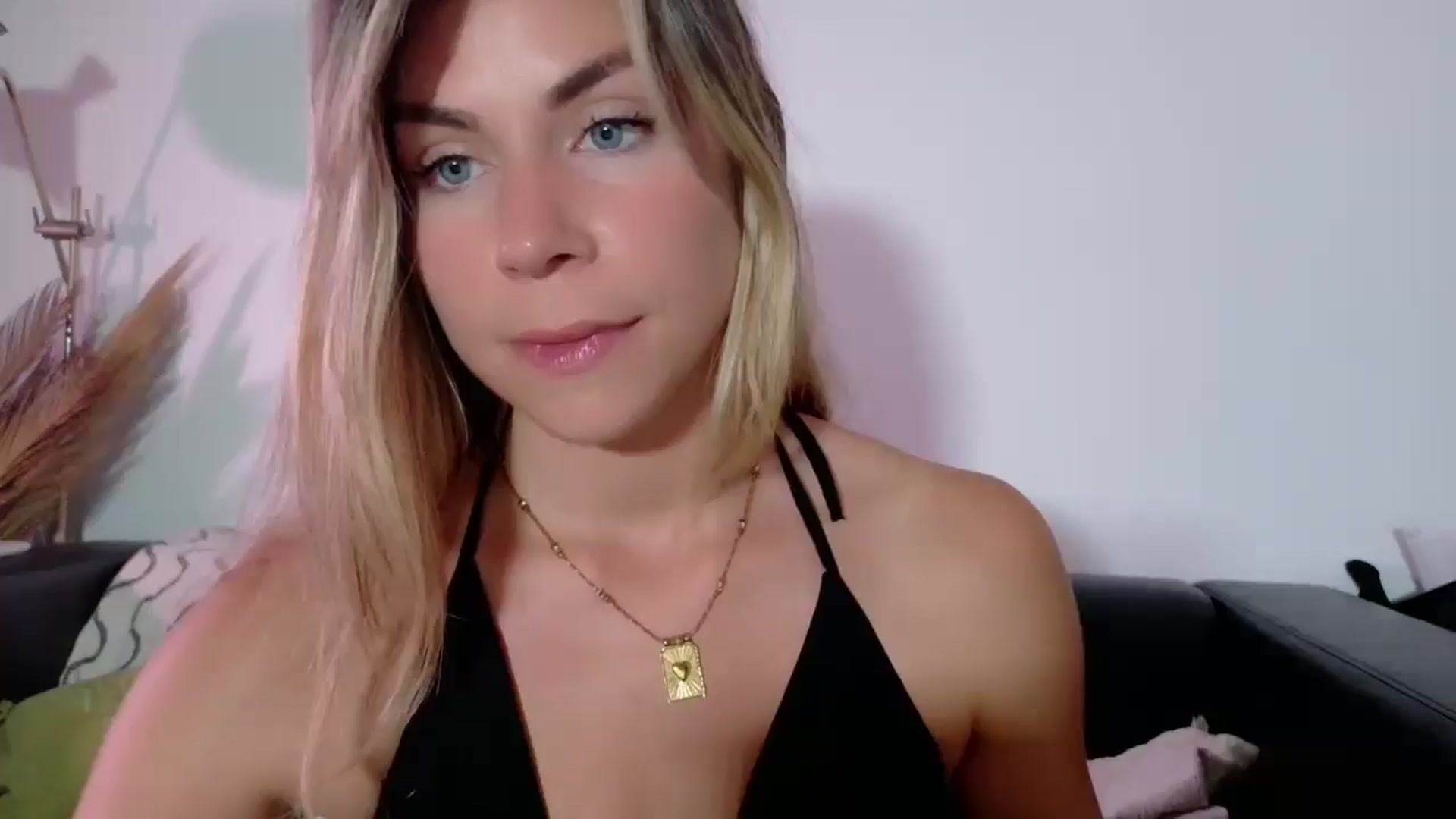 Gallery image thumbnail from Alicewonder1's myfreecams stream on, 06/05/2025, 20:48 image 1 of 20