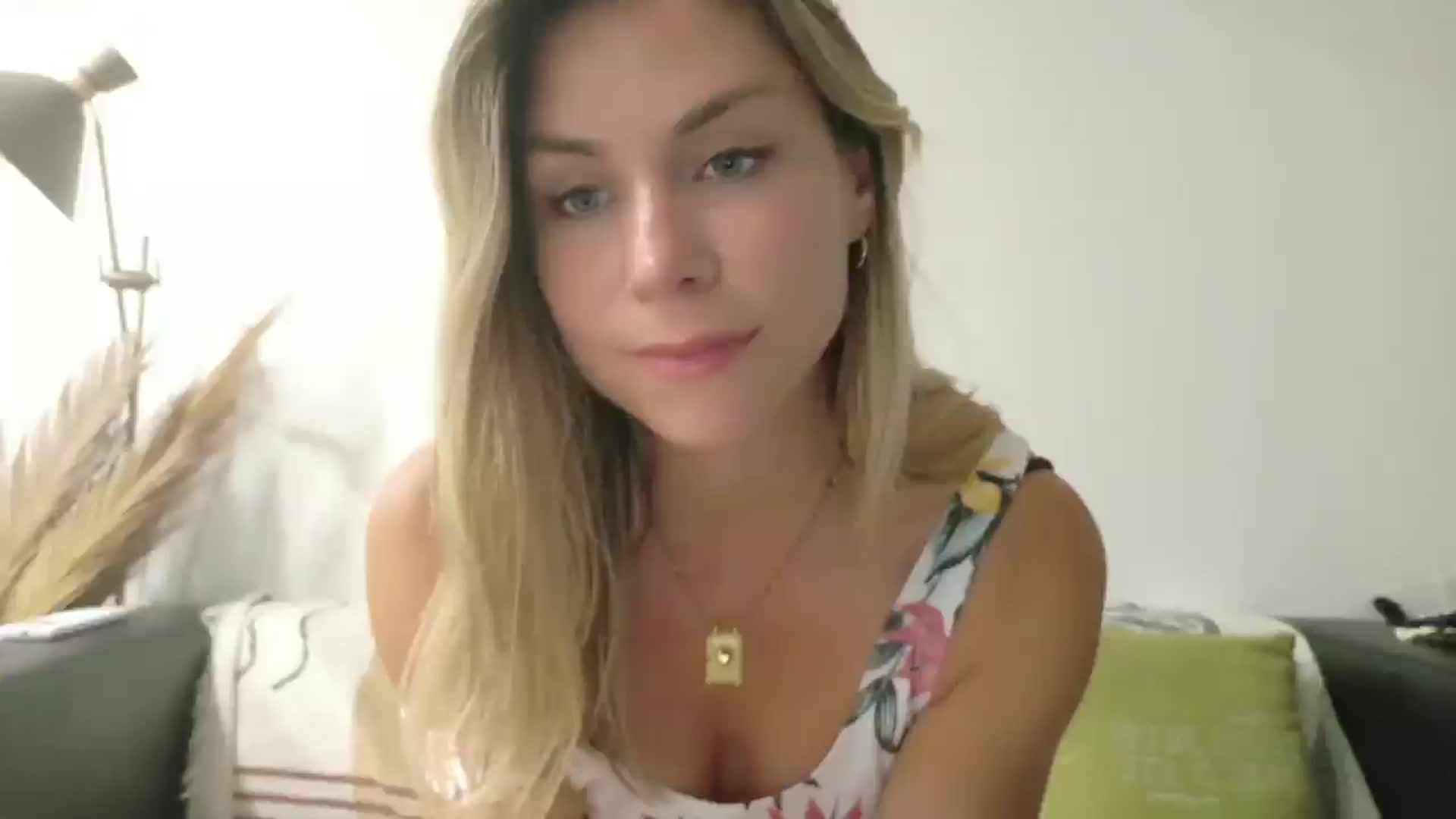 Gallery image thumbnail from Alicewonder1's myfreecams stream on, 06/06/2025, 19:23 image 19 of 20