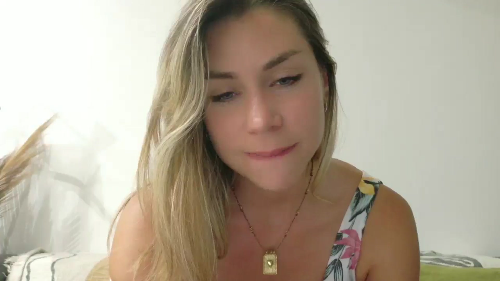 Gallery image thumbnail from Alicewonder1's myfreecams stream on, 06/06/2025, 19:23 image 14 of 20