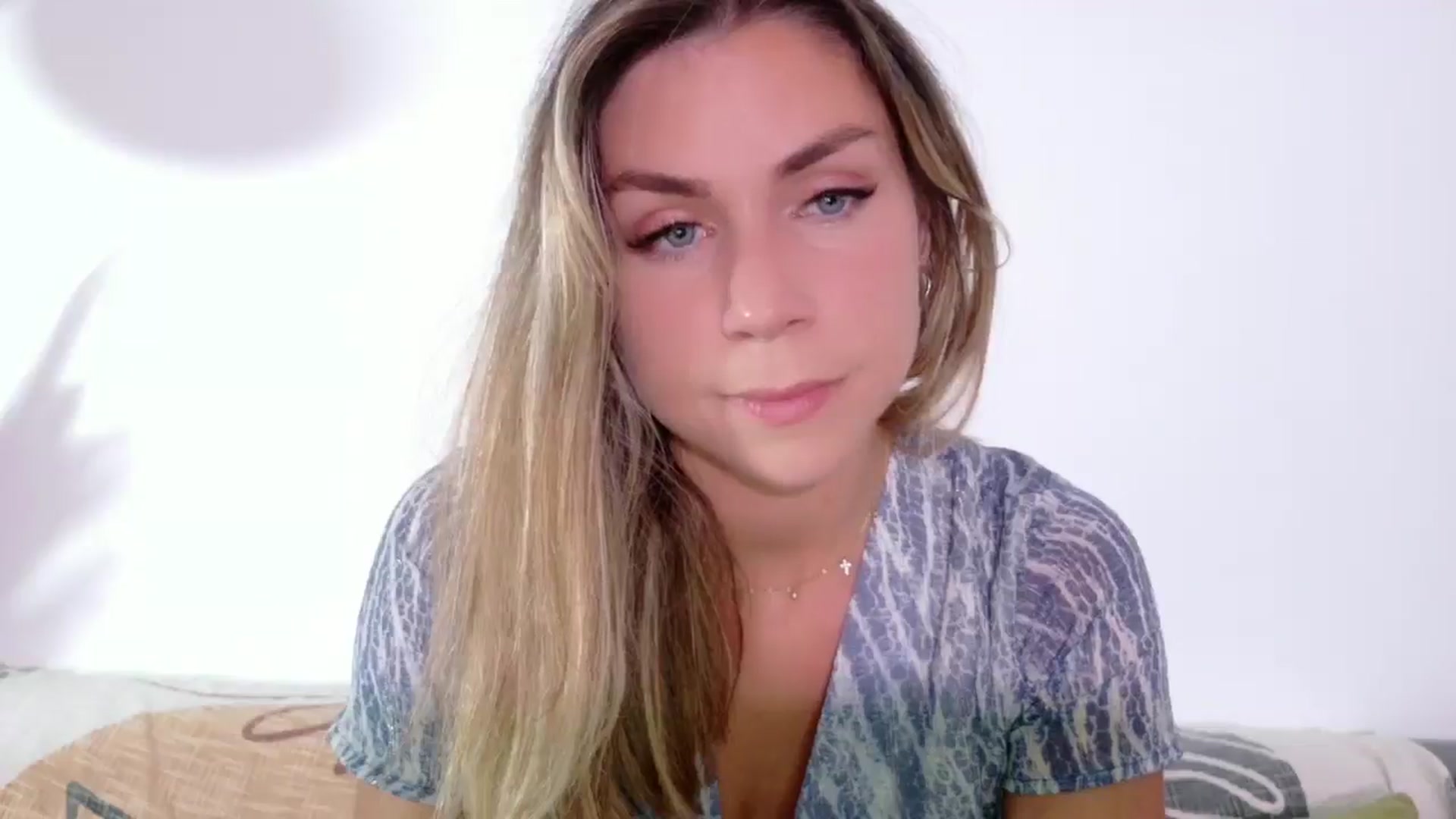 Gallery image thumbnail from Alicewonder1's myfreecams stream on, 06/13/2025, 19:06 image 9 of 20
