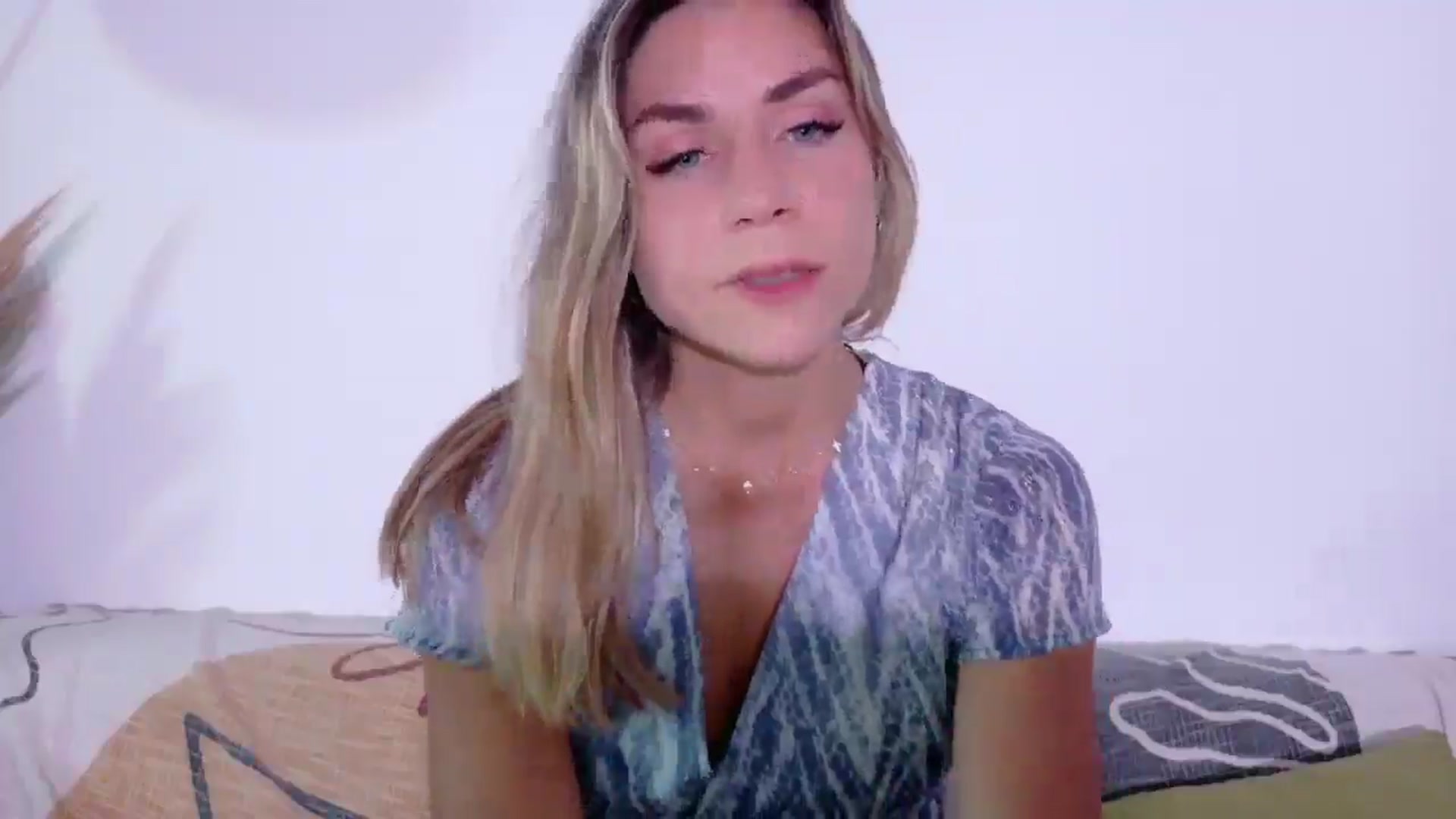 Gallery image thumbnail from Alicewonder1's myfreecams stream on, 06/13/2025, 19:37 image 11 of 20