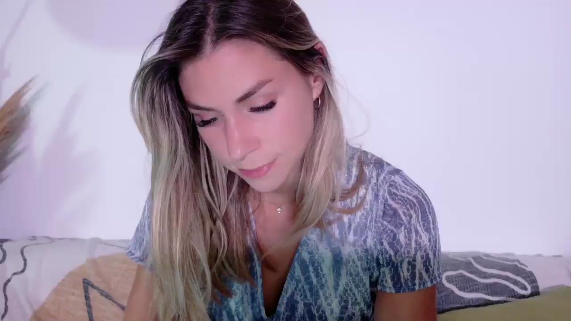 Gallery image thumbnail from Alicewonder1's myfreecams stream on, 06/13/2025, 19:37 image 9 of 20