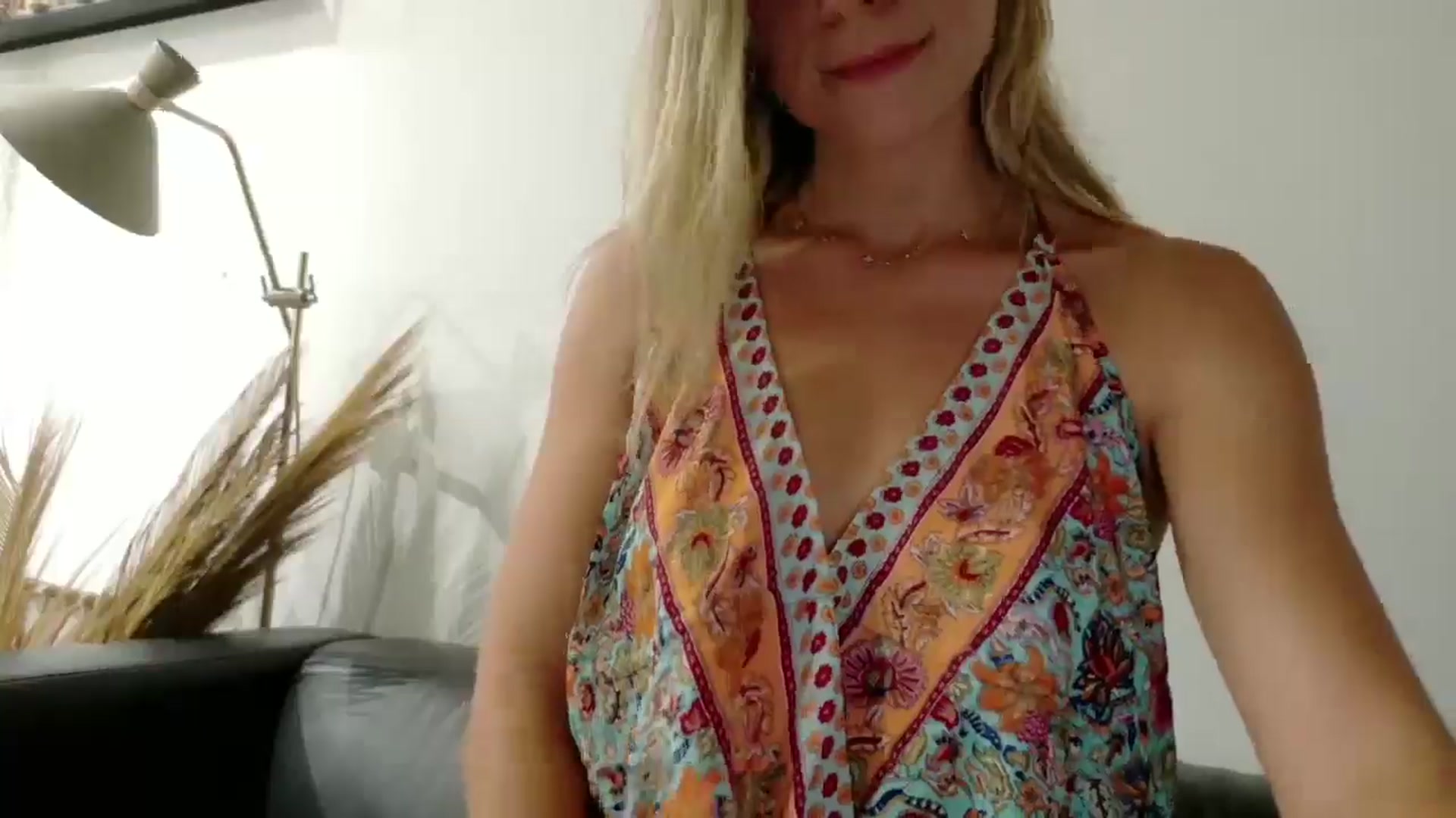 Gallery image thumbnail from Alicewonder1's myfreecams stream on, 06/19/2025, 22:19 image 15 of 20