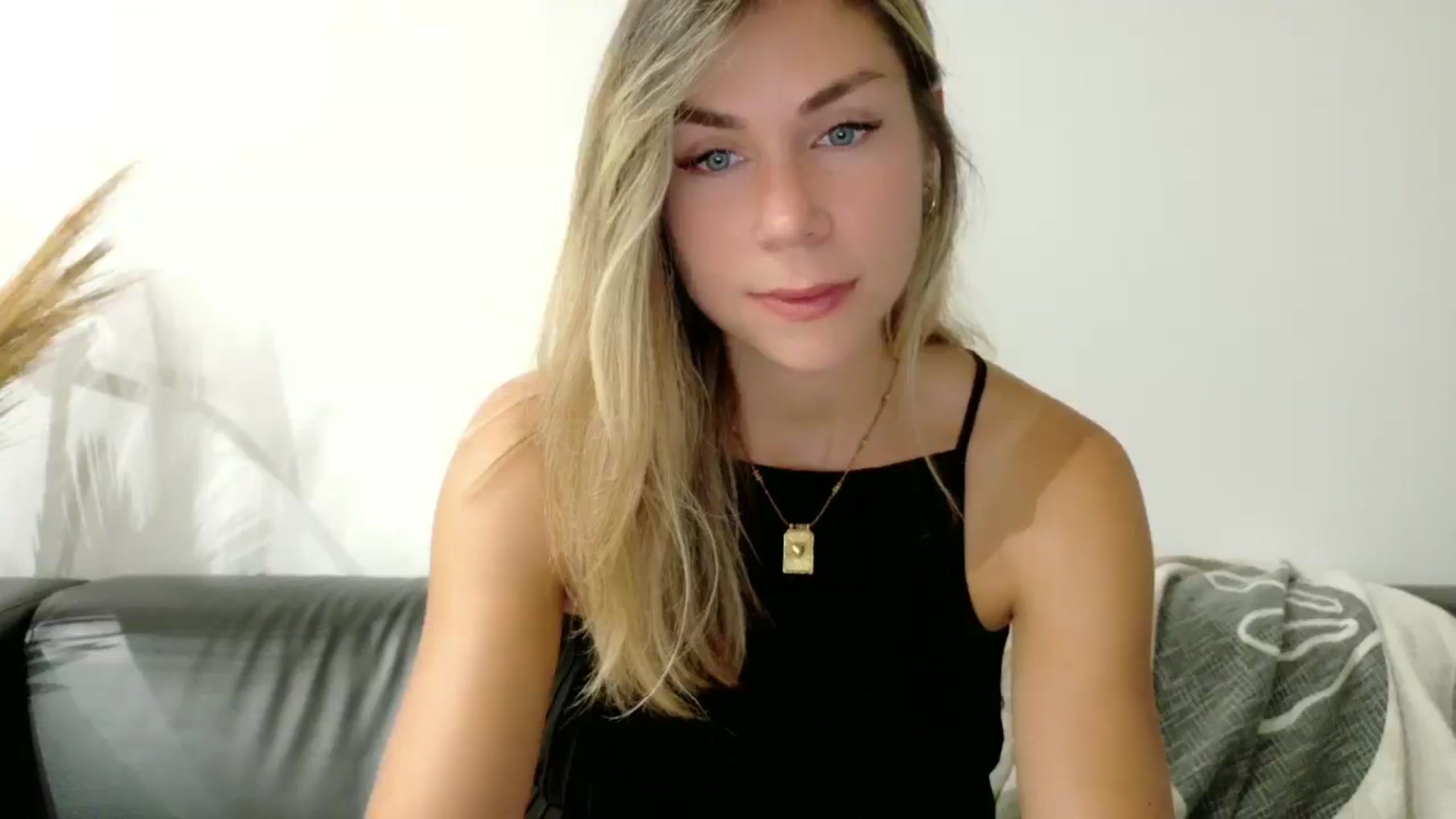 Gallery image thumbnail from Alicewonder1's myfreecams stream on, 06/25/2025, 19:42 image 20 of 20