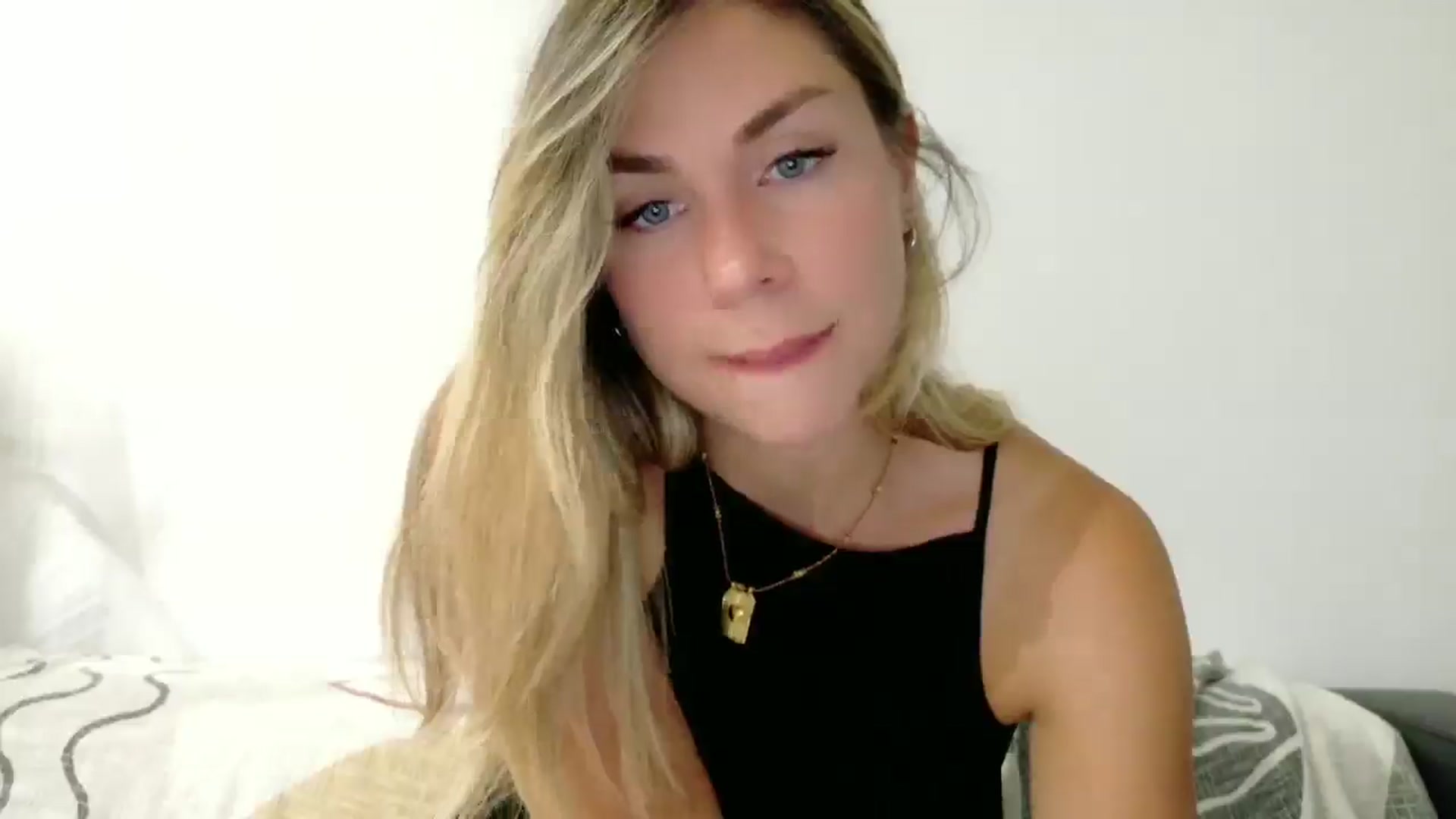 Gallery image thumbnail from Alicewonder1's myfreecams stream on, 06/25/2025, 19:42 image 9 of 20