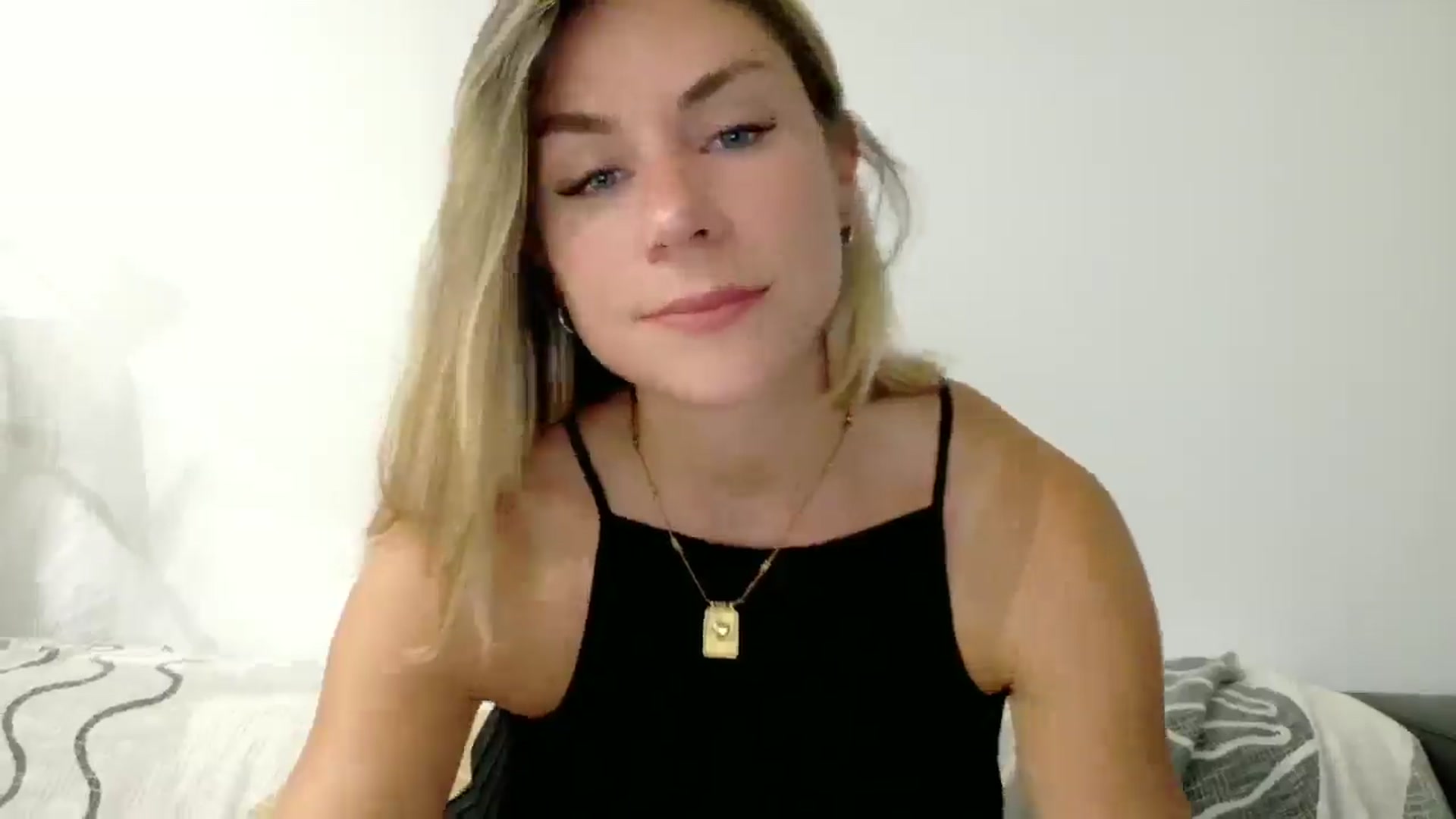 Gallery image thumbnail from Alicewonder1's myfreecams stream on, 06/25/2025, 19:42 image 8 of 20