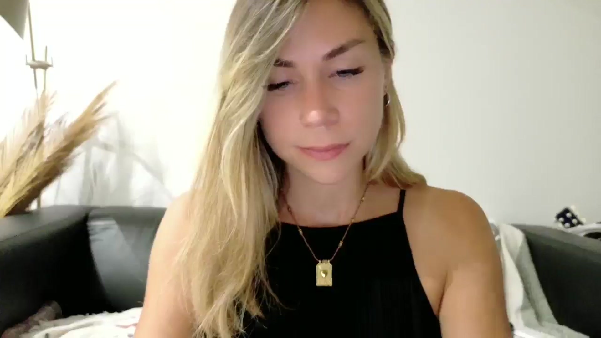 Gallery image thumbnail from Alicewonder1's myfreecams stream on, 06/25/2025, 20:59 image 12 of 20