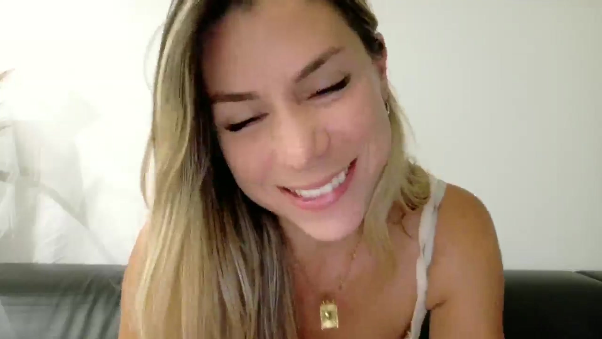Gallery image thumbnail from Alicewonder1's myfreecams stream on, 06/27/2025, 22:02 image 19 of 20