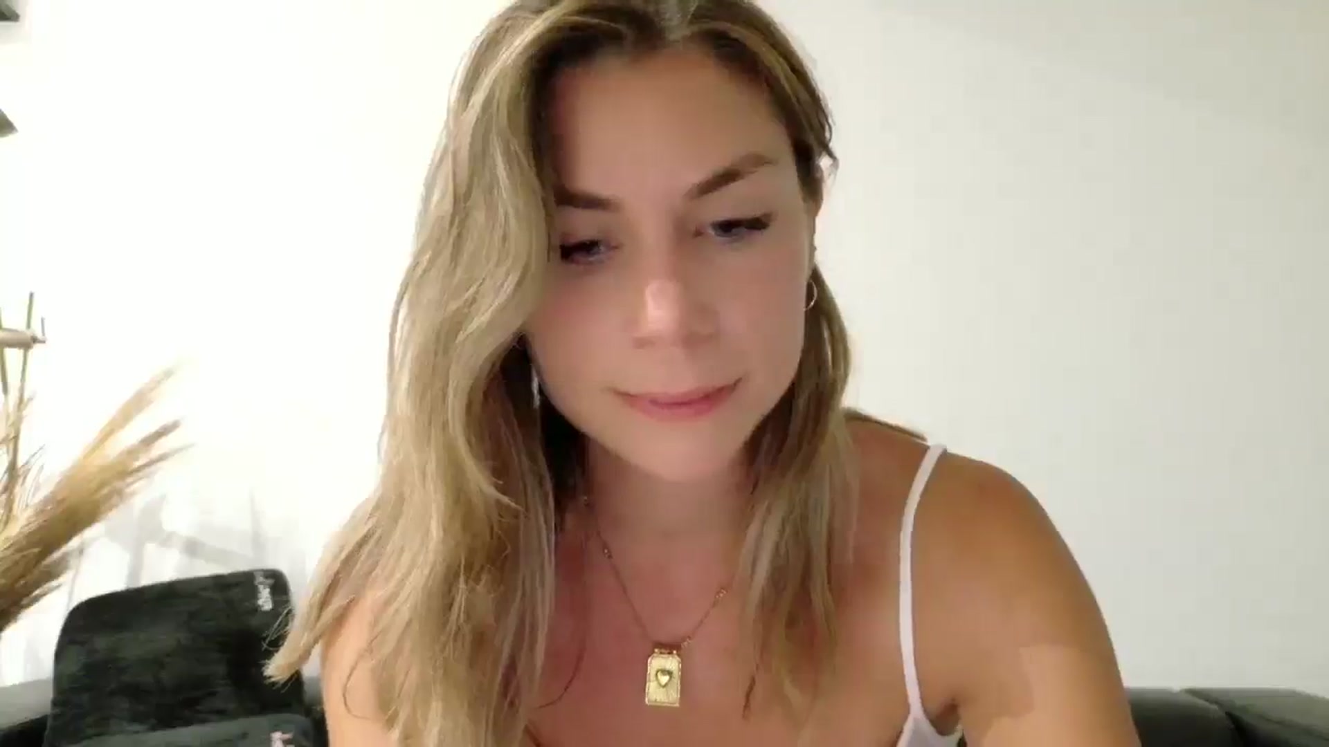 Gallery image thumbnail from Alicewonder1's myfreecams stream on, 07/02/2025, 21:30 image 16 of 20
