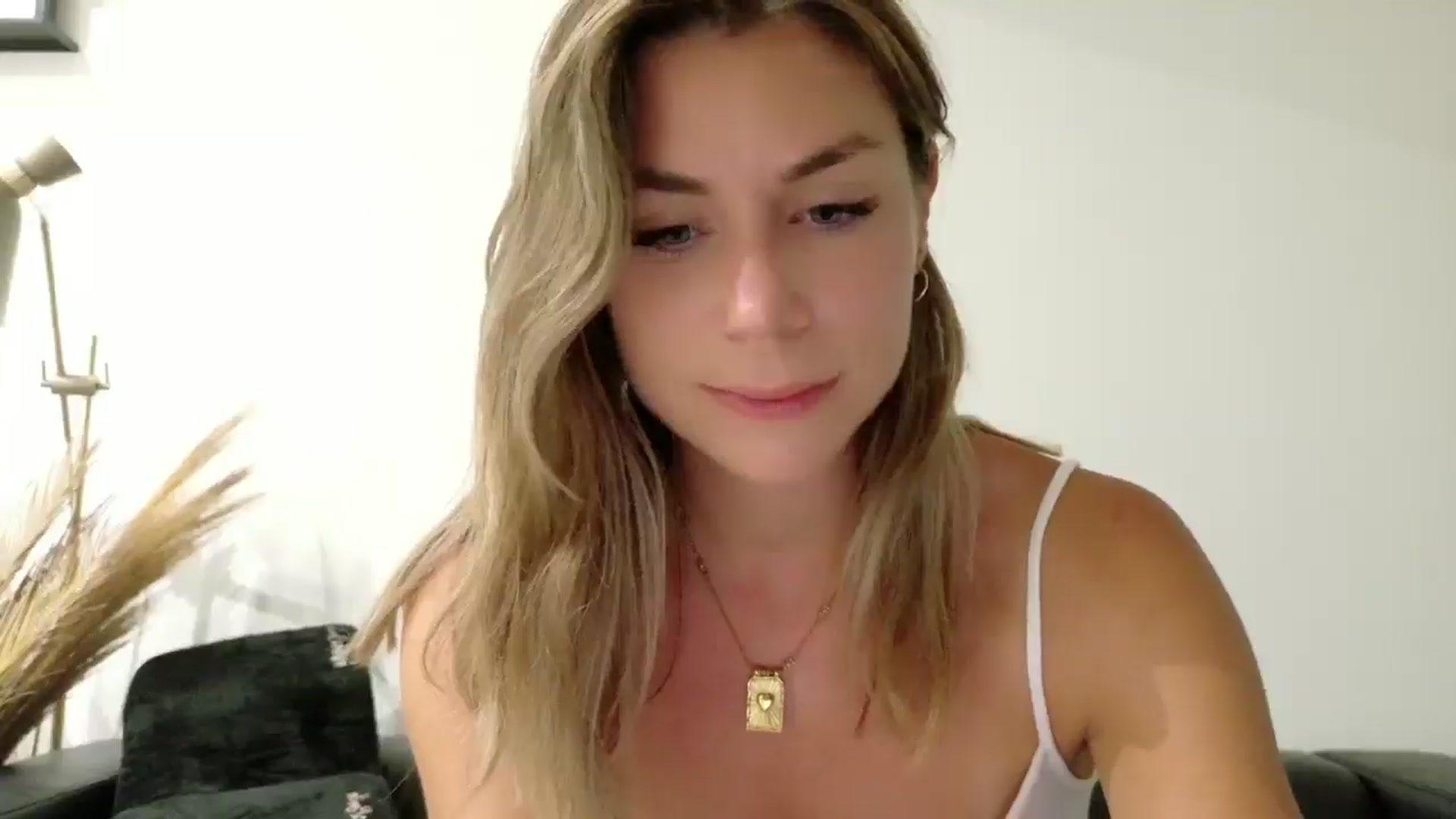 Gallery image thumbnail from Alicewonder1's myfreecams stream on, 07/02/2025, 21:30 image 14 of 20