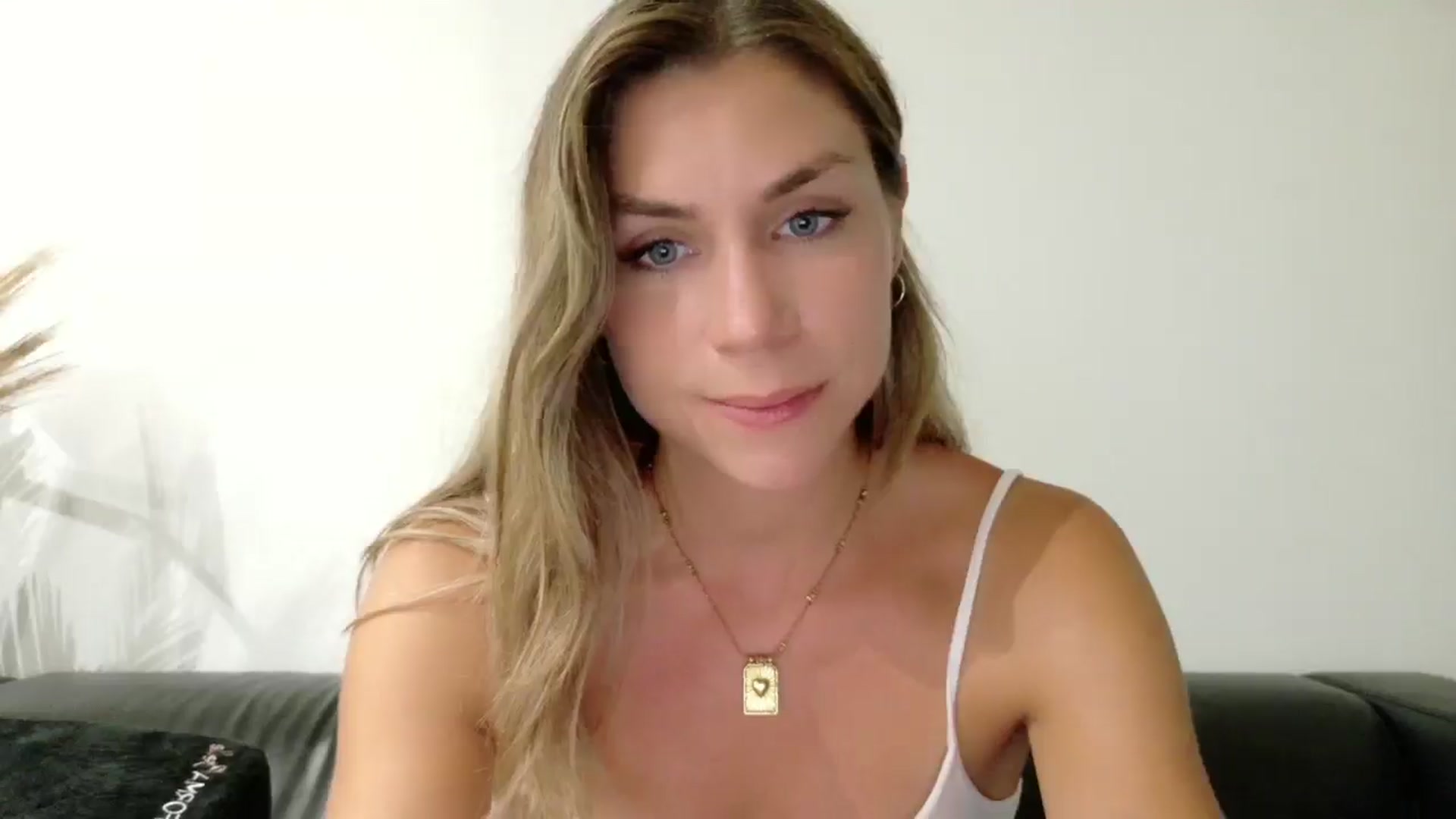 Gallery image thumbnail from Alicewonder1's myfreecams stream on, 07/02/2025, 22:13 image 19 of 20