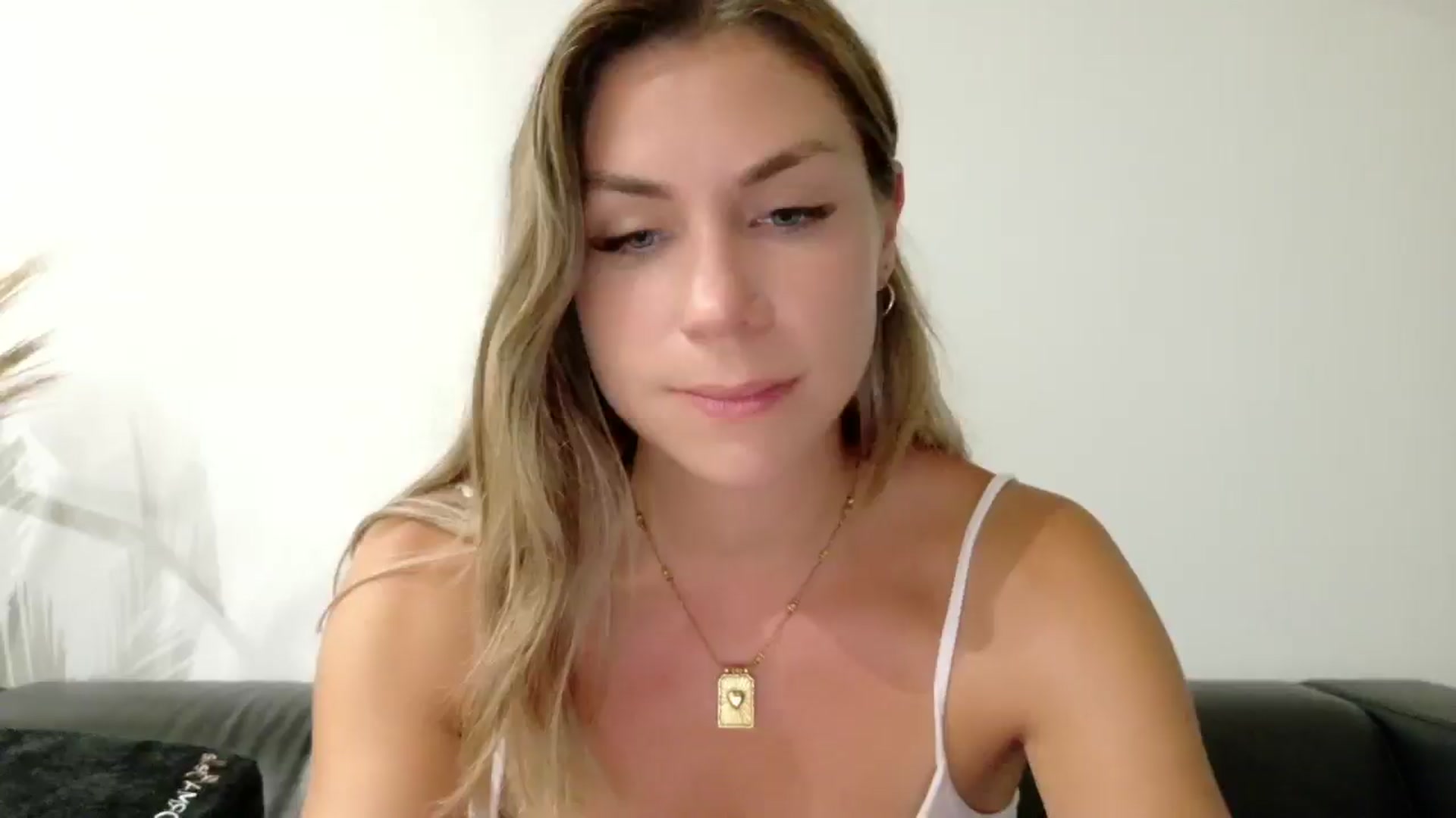 Gallery image thumbnail from Alicewonder1's myfreecams stream on, 07/02/2025, 22:13 image 18 of 20