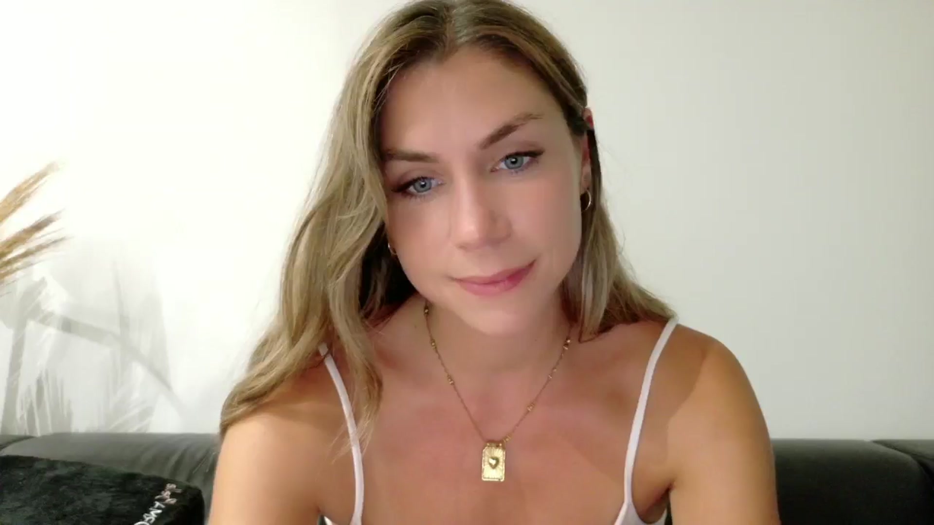 Gallery image thumbnail from Alicewonder1's myfreecams stream on, 07/02/2025, 22:13 image 6 of 20