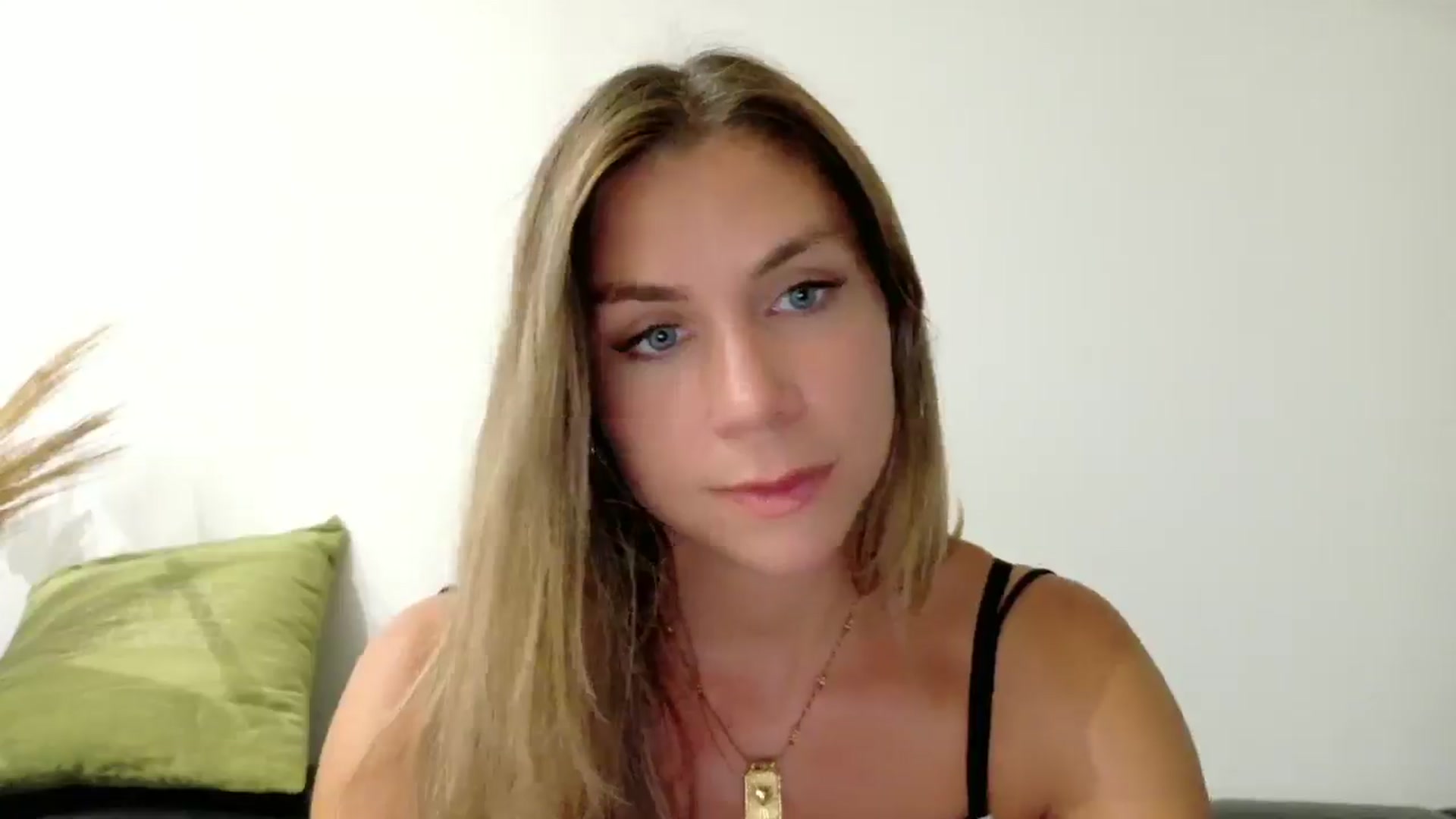 Gallery image thumbnail from Alicewonder1's myfreecams stream on, 07/04/2025, 21:04 image 4 of 20