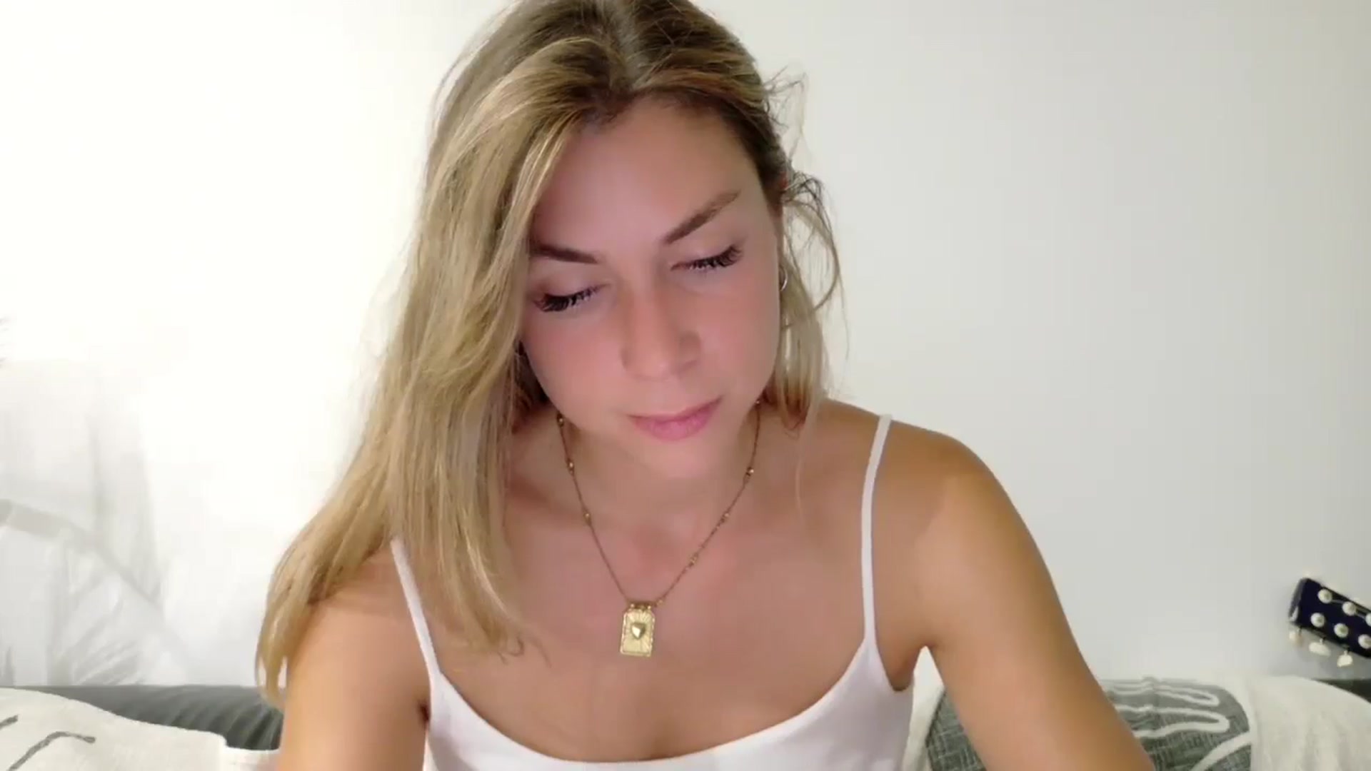 Gallery image thumbnail from Alicewonder1's myfreecams stream on, 07/17/2025, 20:53 image 3 of 20