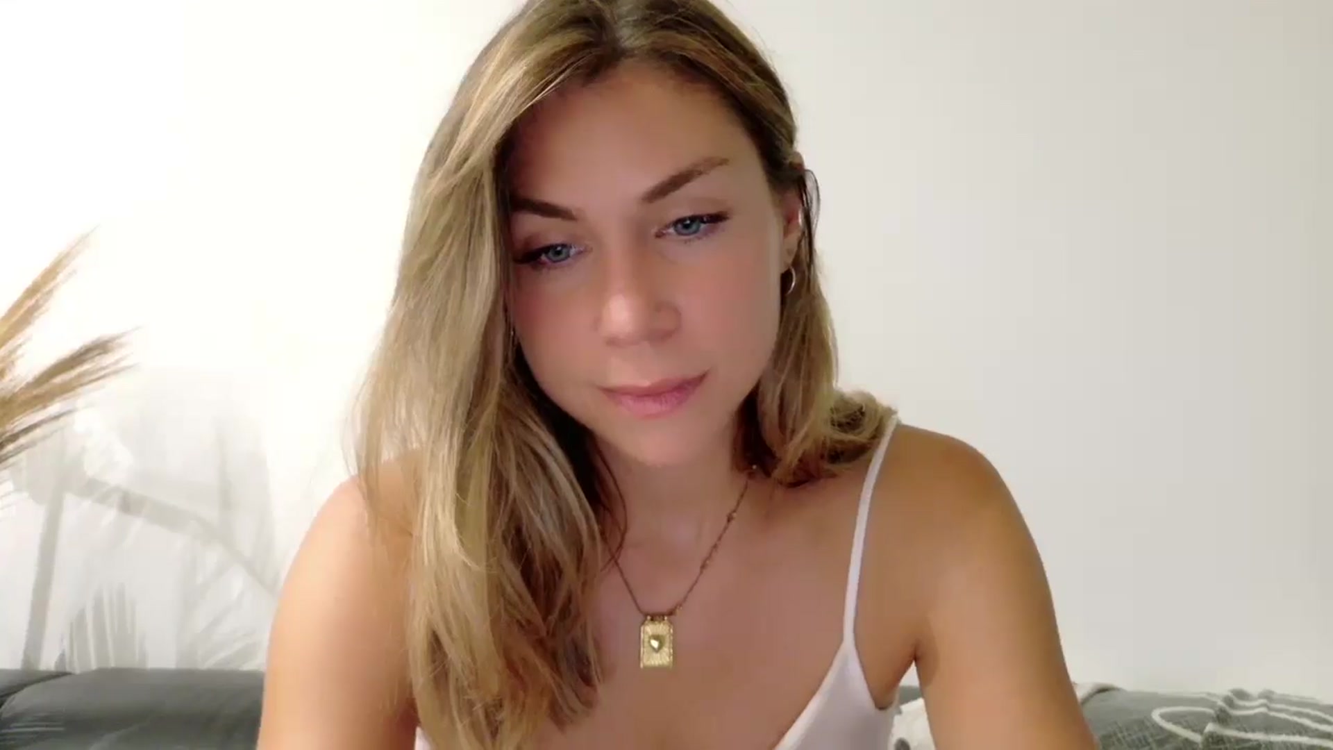Gallery image thumbnail from Alicewonder1's myfreecams stream on, 07/17/2025, 20:53 image 15 of 20