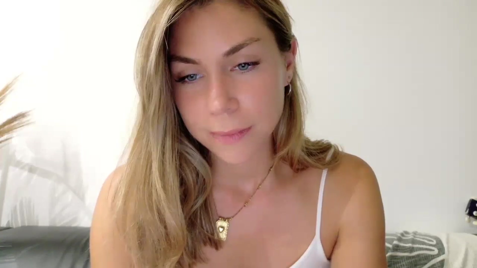 Gallery image thumbnail from Alicewonder1's myfreecams stream on, 07/17/2025, 20:53 image 9 of 20