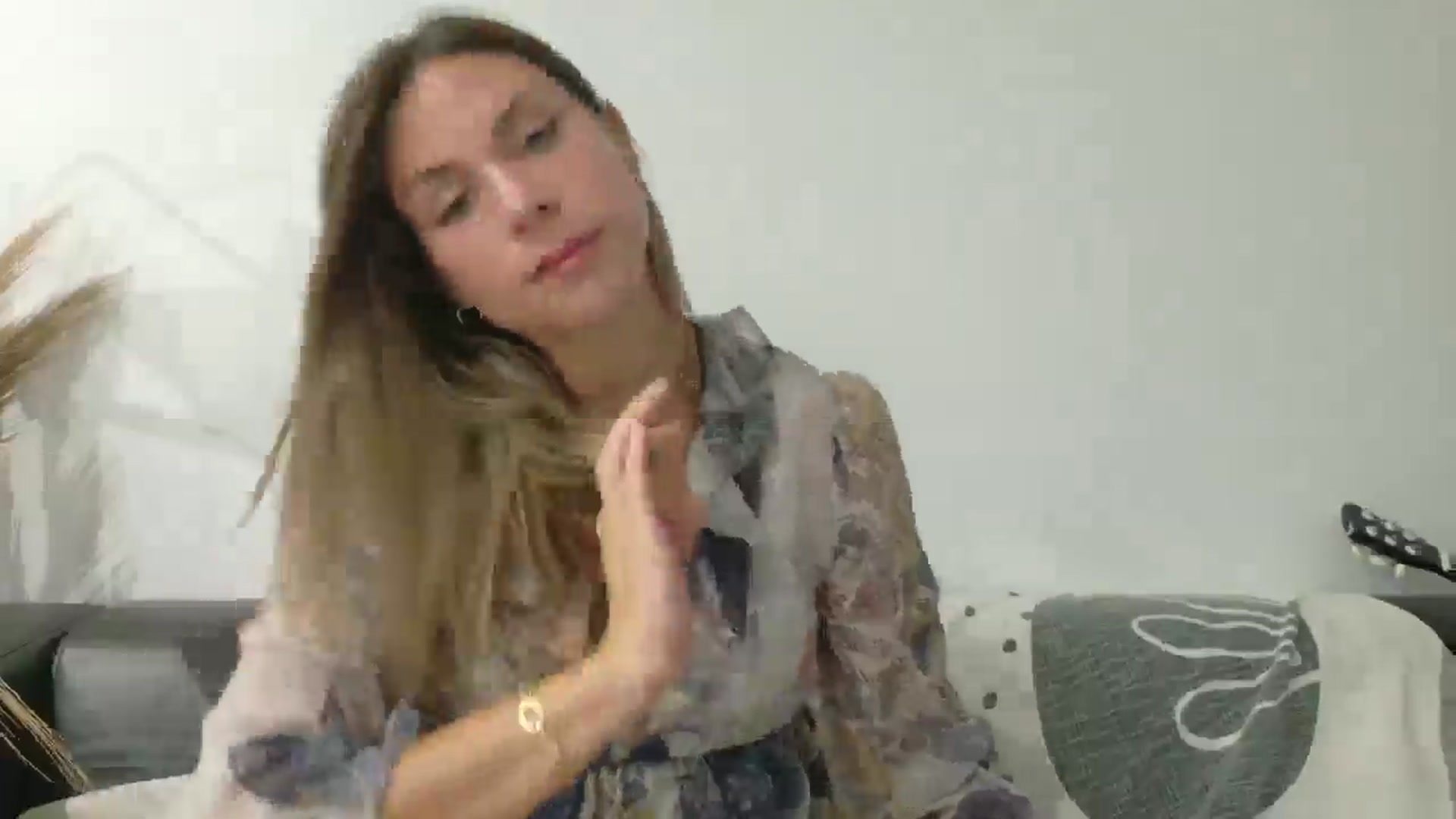 Gallery image thumbnail from Alicewonder1's myfreecams stream on, 07/22/2025, 19:40 image 3 of 20