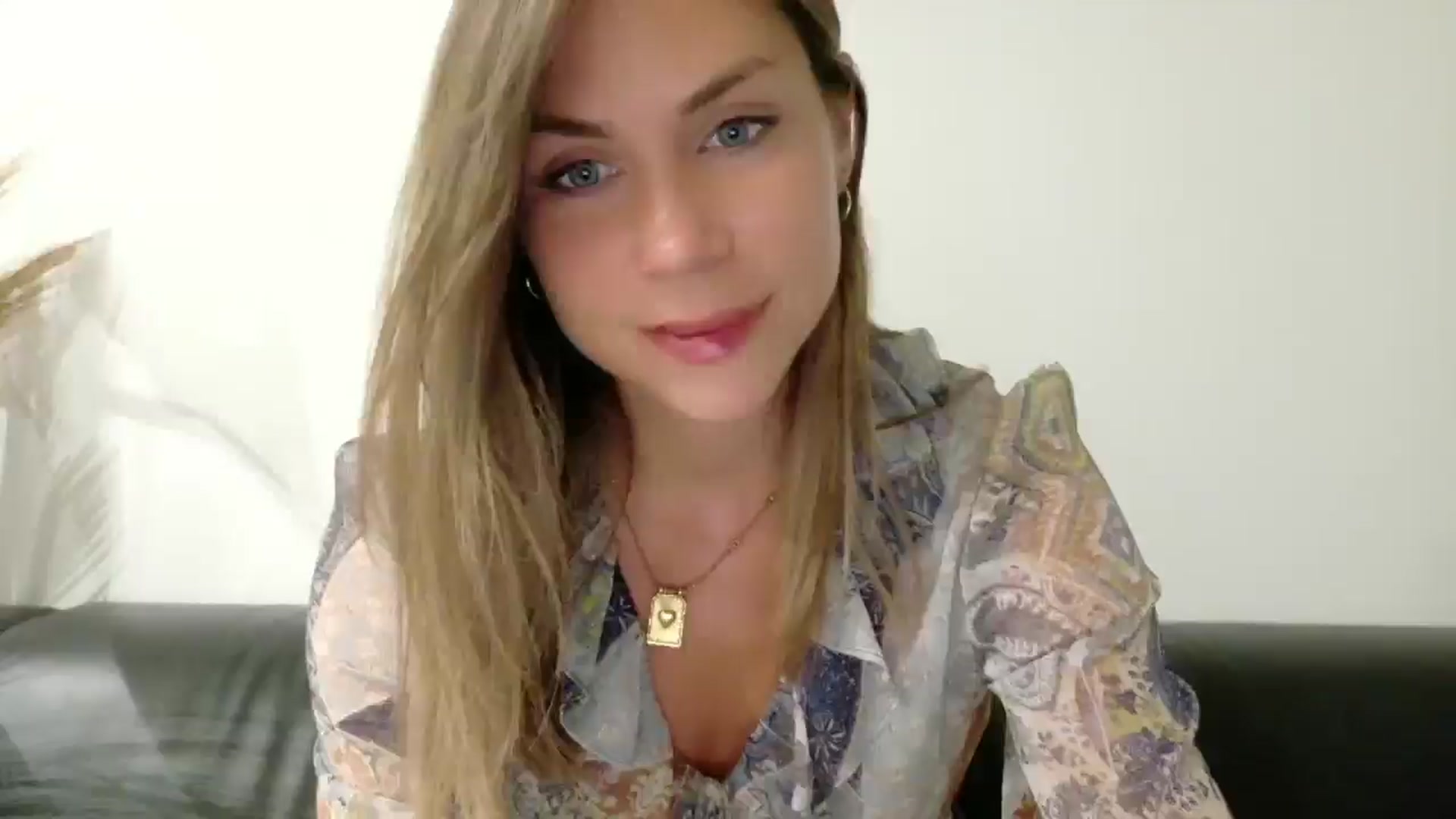 Gallery image thumbnail from Alicewonder1's myfreecams stream on, 07/22/2025, 20:44 image 3 of 20
