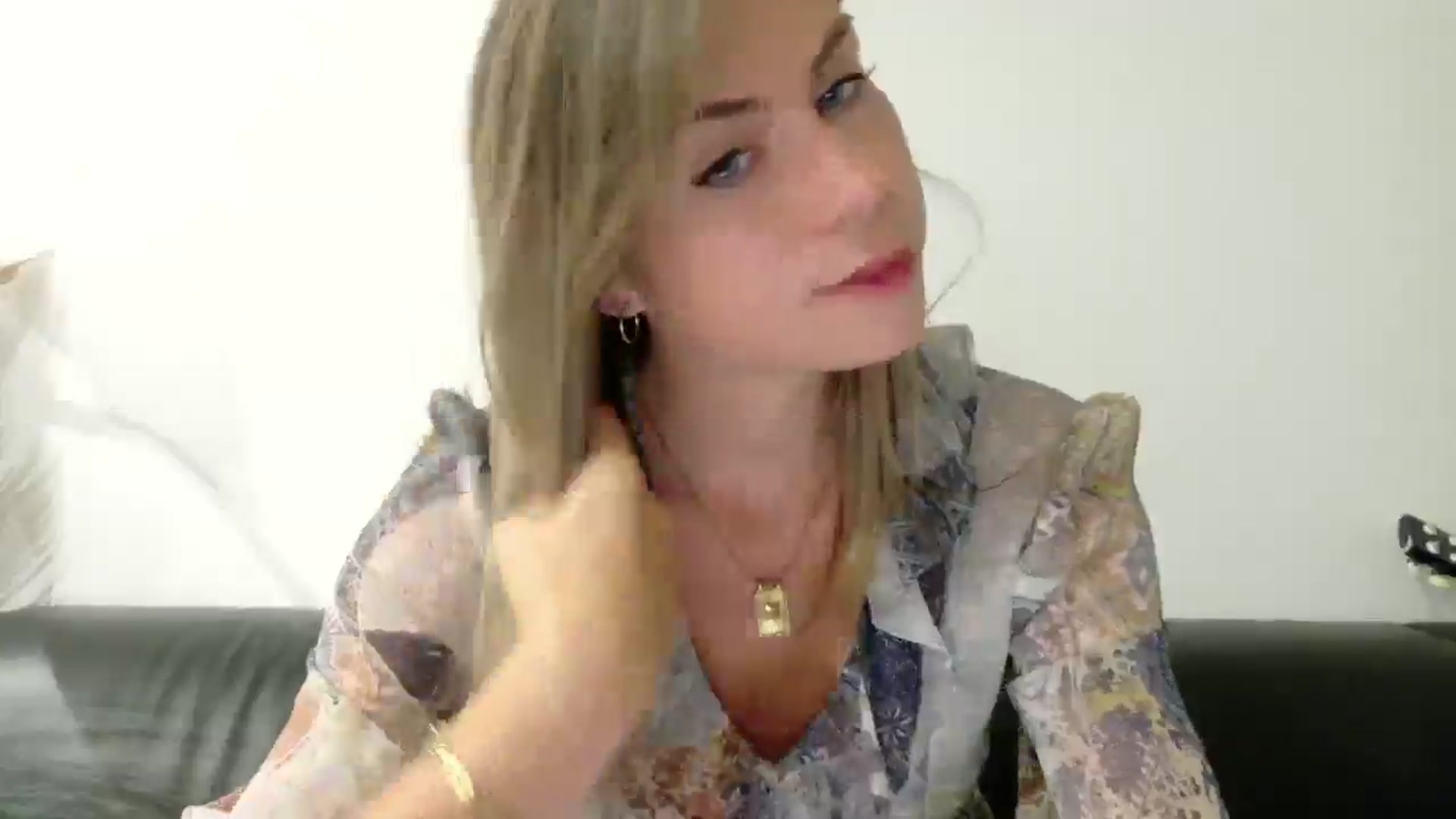 Gallery image thumbnail from Alicewonder1's myfreecams stream on, 07/22/2025, 21:26 image 17 of 20