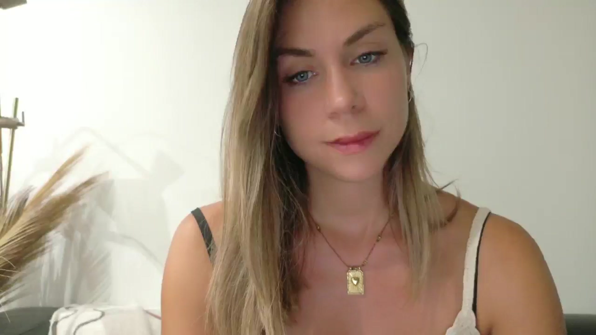 Gallery image thumbnail from Alicewonder1's myfreecams stream on, 07/23/2025, 20:29 image 16 of 20